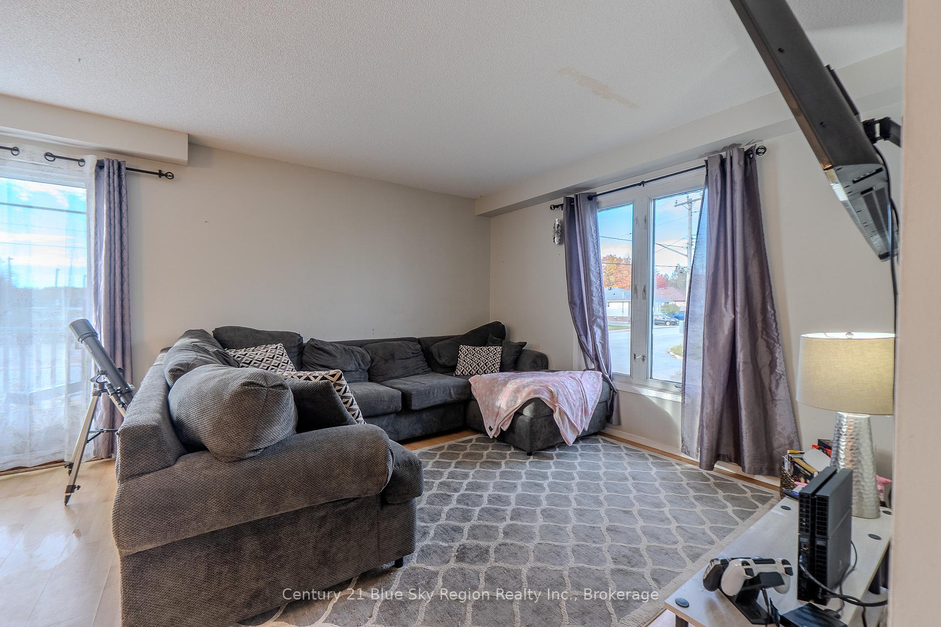 Photo 4 of 4 Sovereign Drive, North Bay, Birchaven — HOMEH
