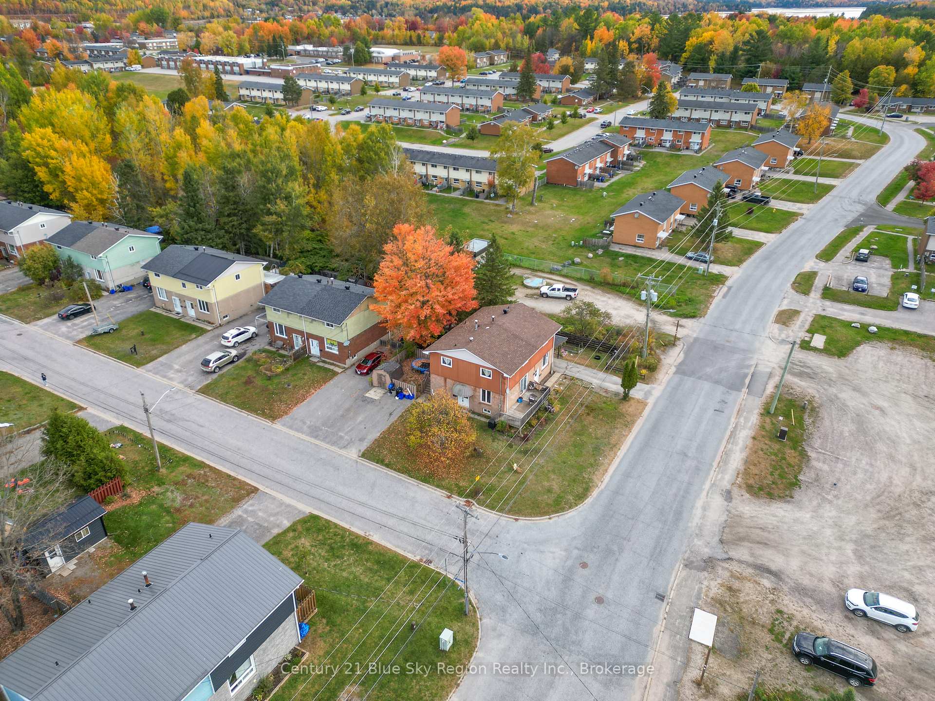 Photo 33 of 4 Sovereign Drive, North Bay, Birchaven — HOMEH