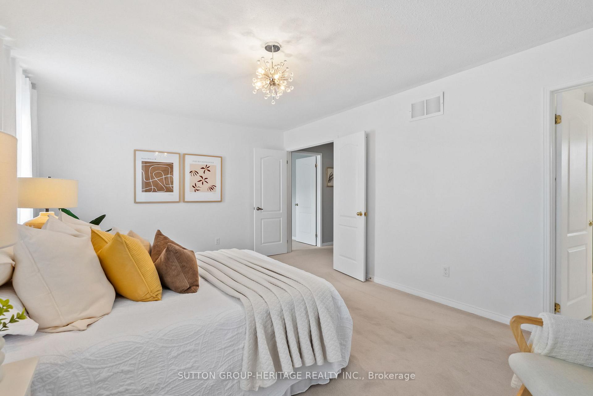 Photo 14 of 2328 Pilgrim Square, Oshawa, Windfields — HOMEH