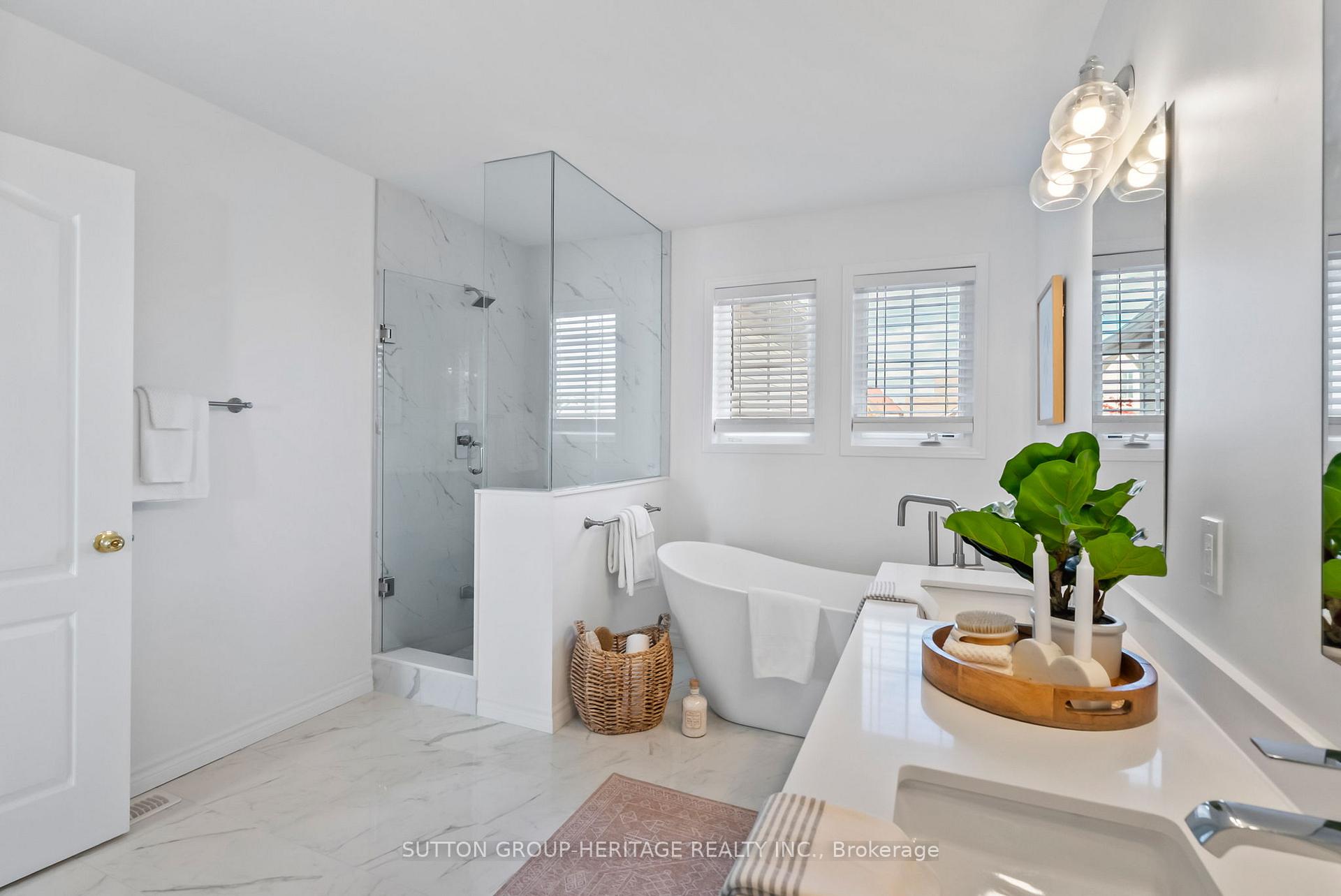 Photo 16 of 2328 Pilgrim Square, Oshawa, Windfields — HOMEH