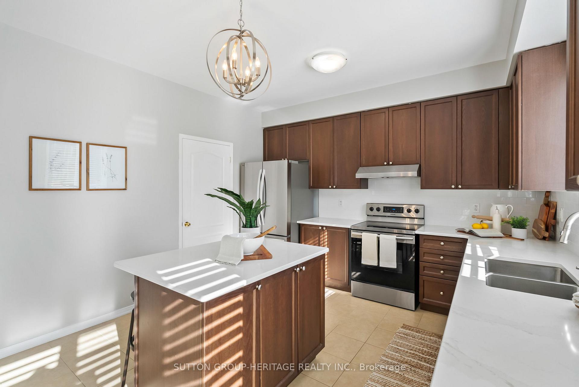 Photo 39 of 2328 Pilgrim Square, Oshawa, Windfields — HOMEH