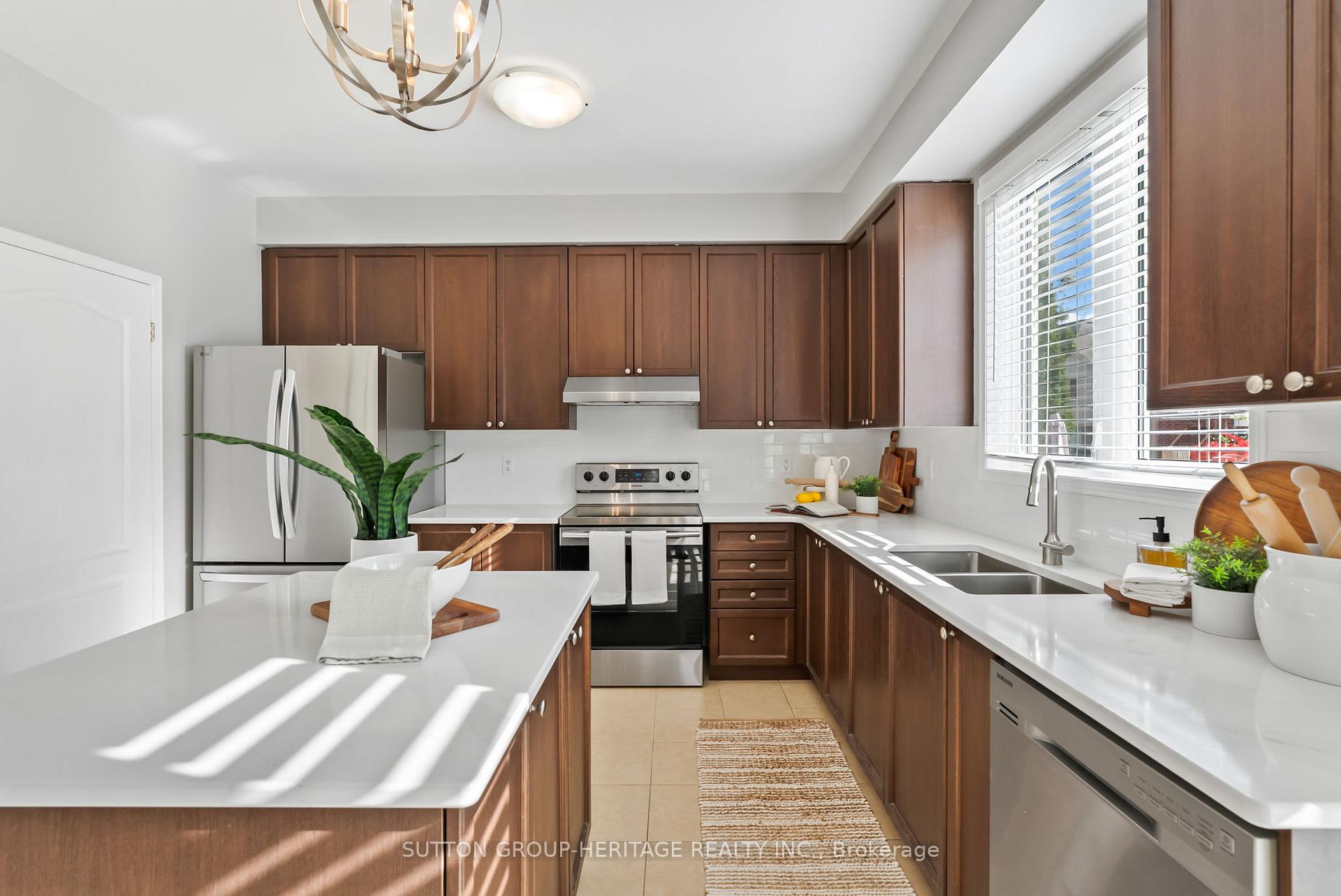 Photo 40 of 2328 Pilgrim Square, Oshawa, Windfields — HOMEH