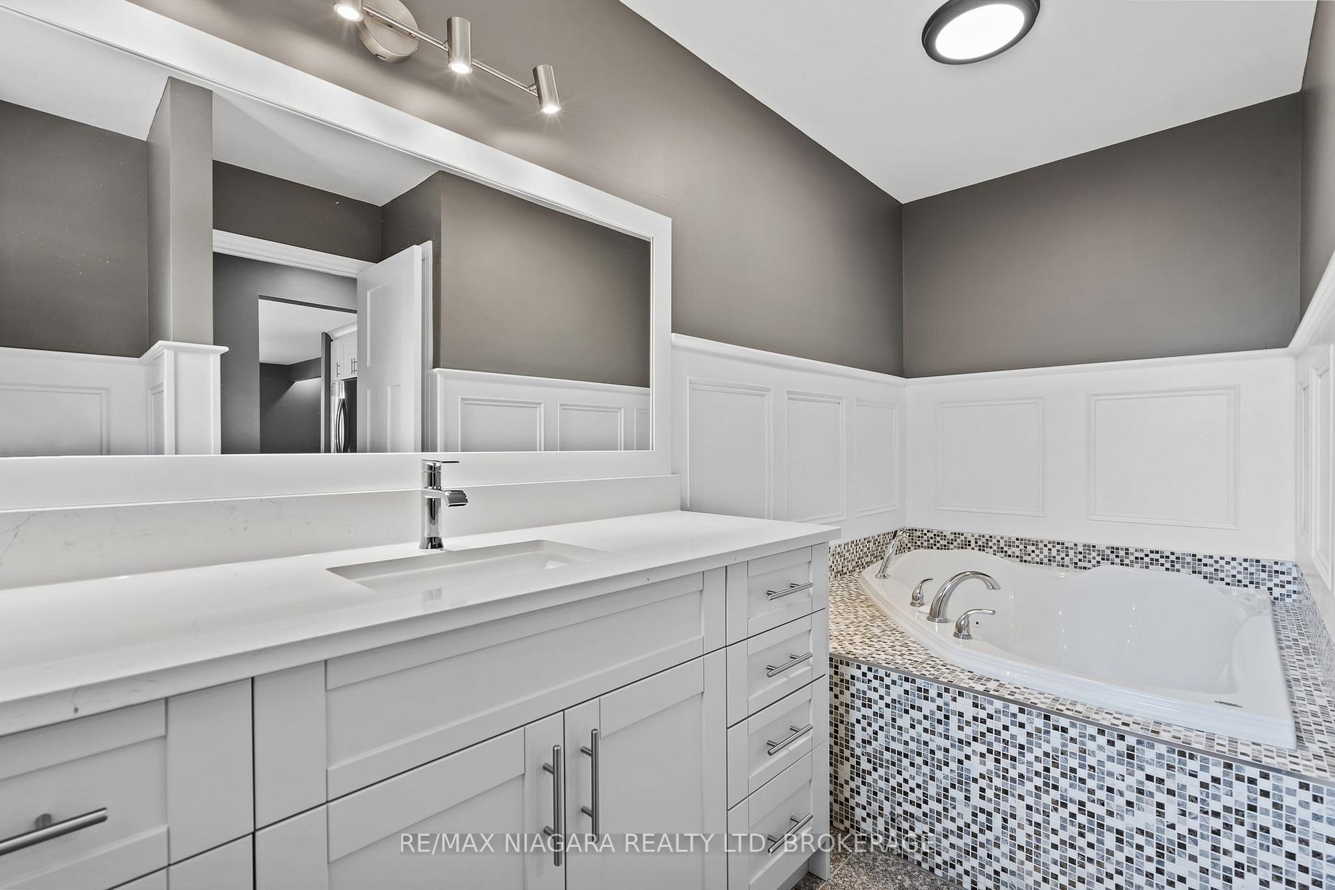 Photo 9 of 912 Church Street, Pelham, Fenwick — HOMEH