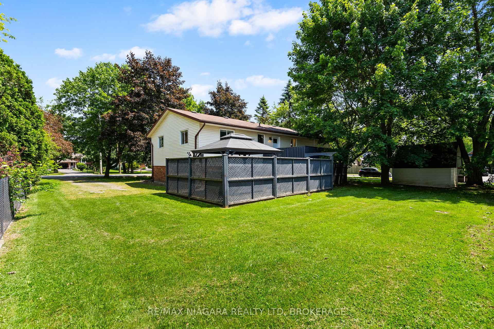 Photo 25 of 912 Church Street, Pelham, Fenwick — HOMEH