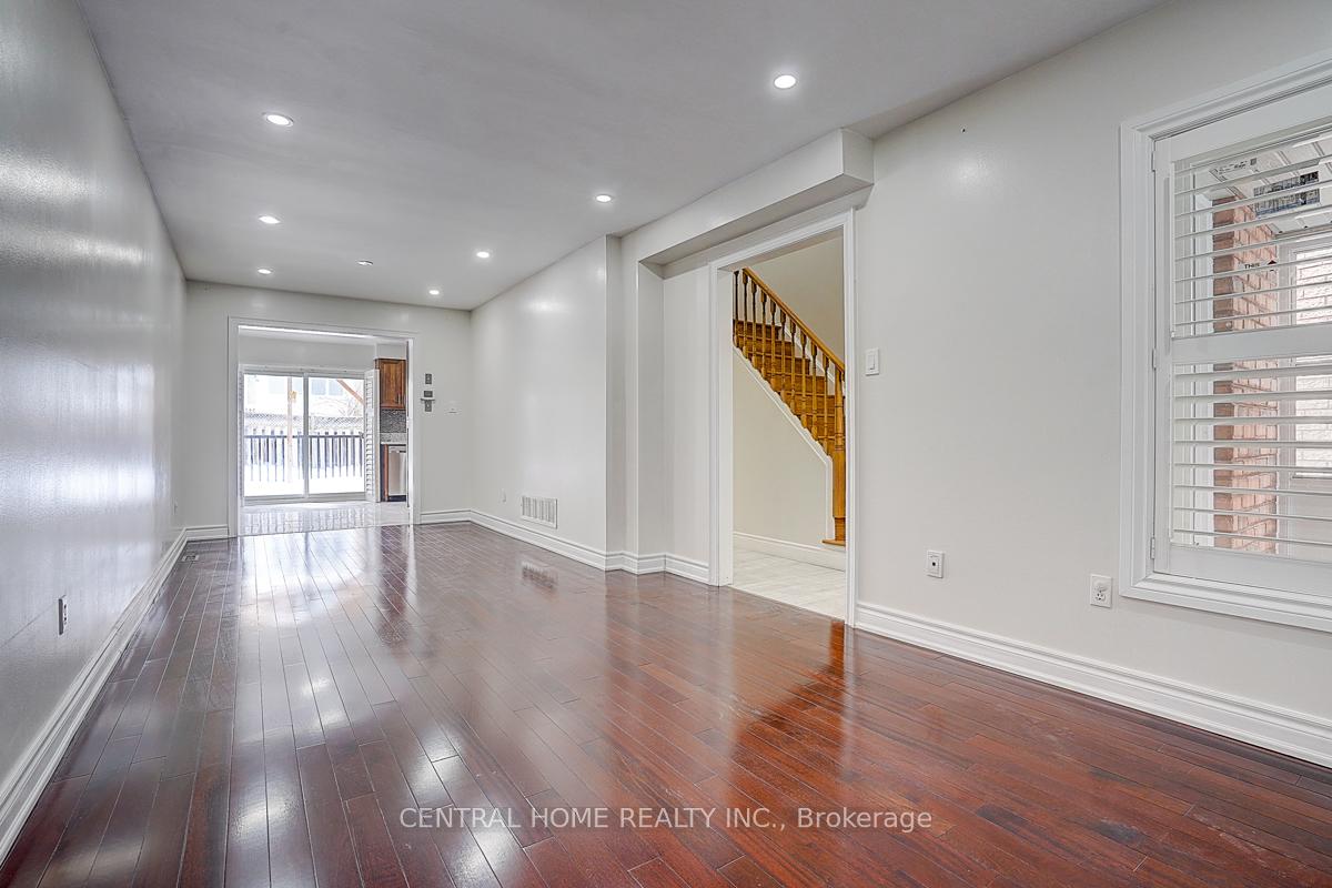 Photo 5 of Unit Main & 2nd, 47 Stella Drive, Markham, Middlefield — HOMEH