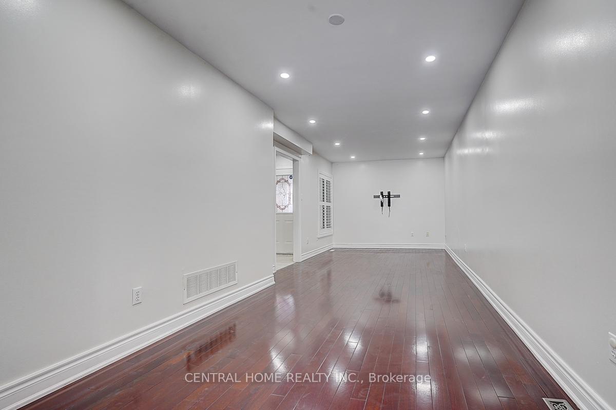 Photo 7 of Unit Main & 2nd, 47 Stella Drive, Markham, Middlefield — HOMEH