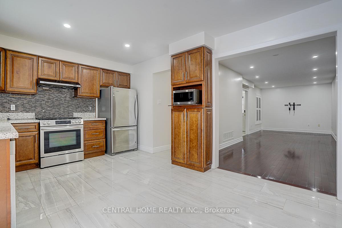 Photo 9 of Unit Main & 2nd, 47 Stella Drive, Markham, Middlefield — HOMEH