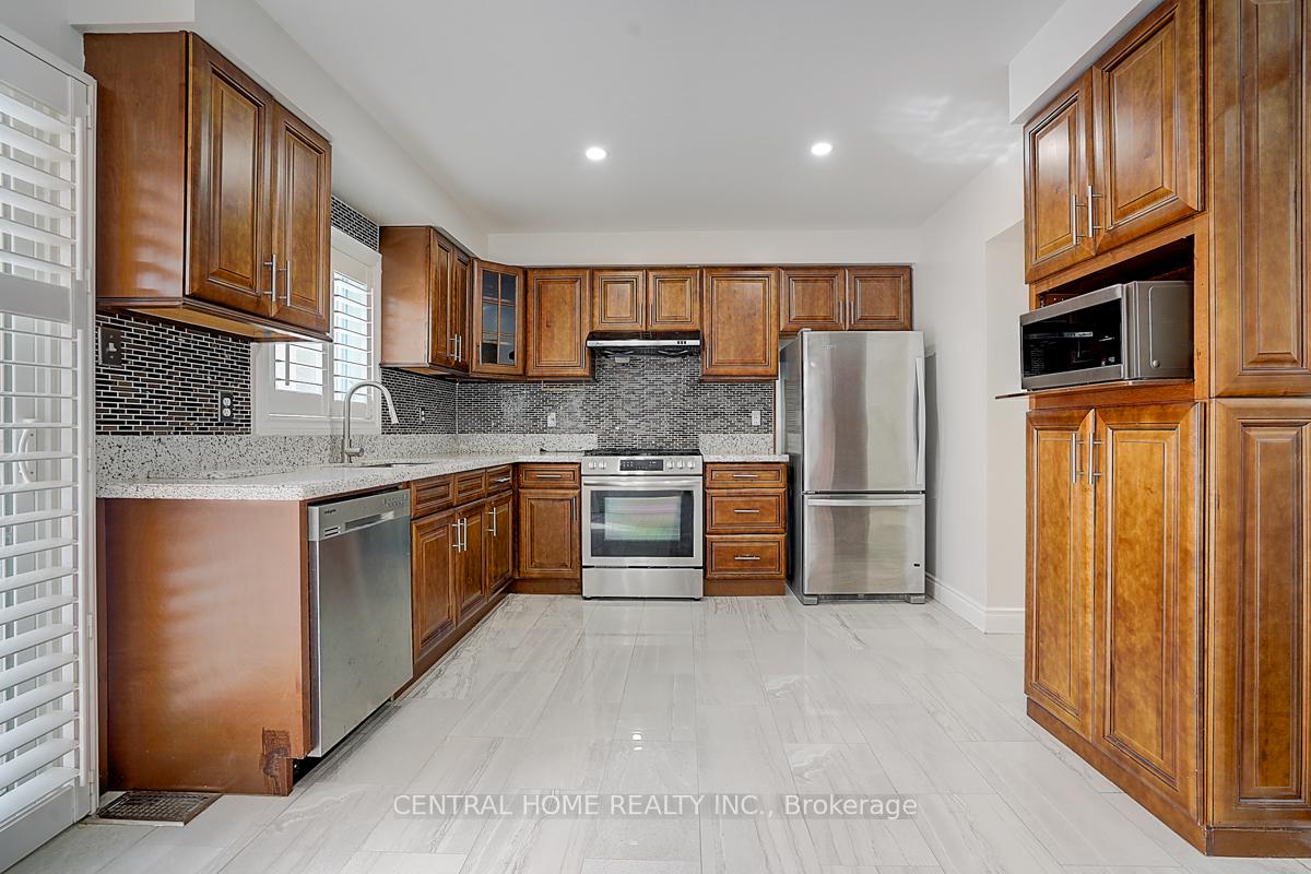 Photo 10 of Unit Main & 2nd, 47 Stella Drive, Markham, Middlefield — HOMEH