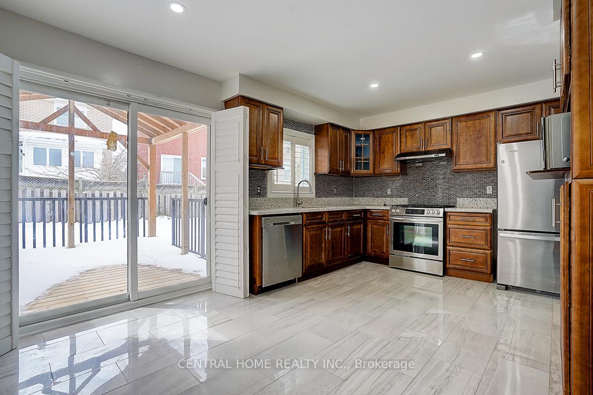 Photo 11 of Unit Main & 2nd, 47 Stella Drive, Markham, Middlefield — HOMEH