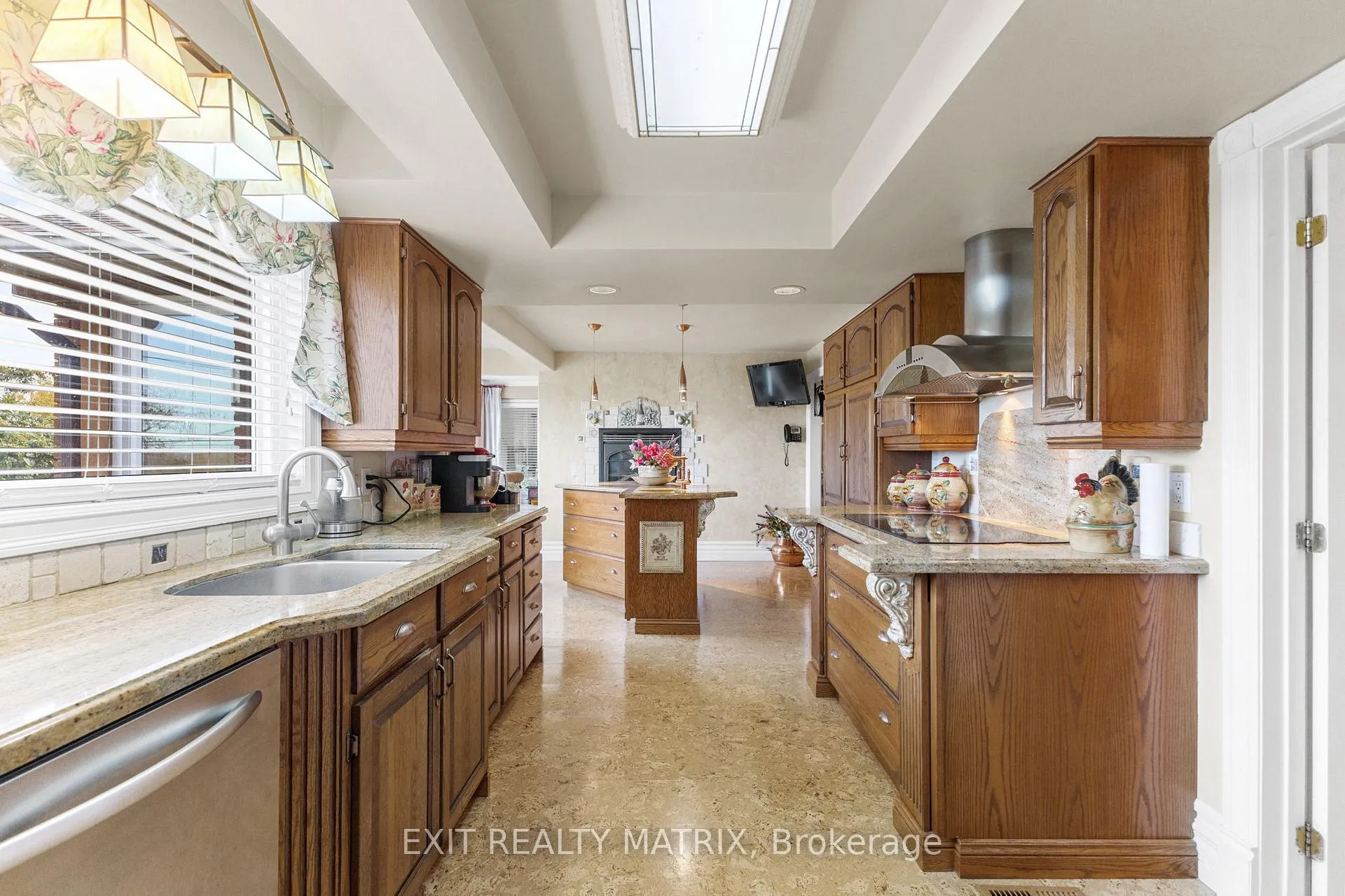 Photo 17 of 1100 Moffatt Drive, Ottawa, Cumberland Ridge — HOMEH