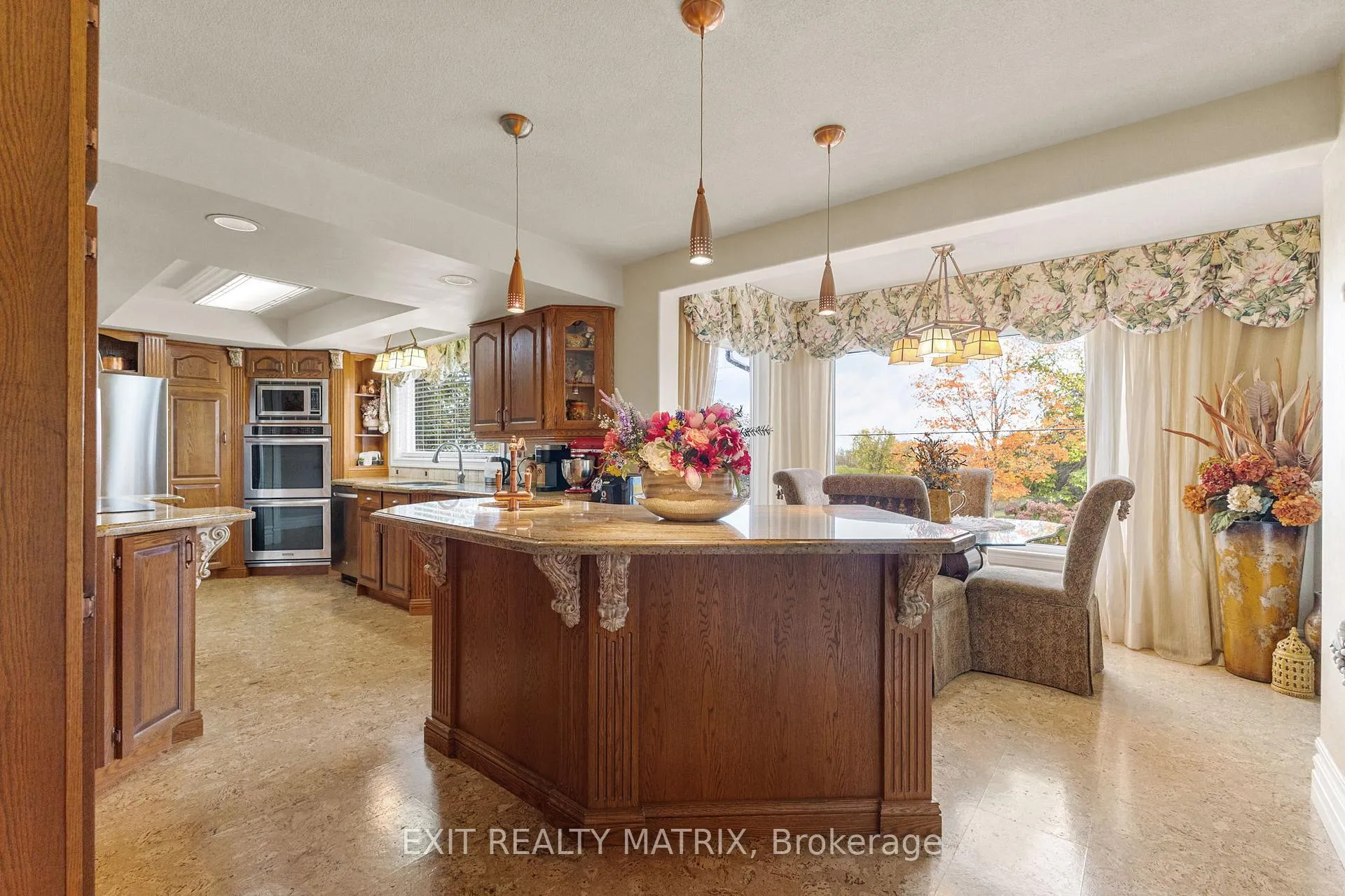 Photo 18 of 1100 Moffatt Drive, Ottawa, Cumberland Ridge — HOMEH
