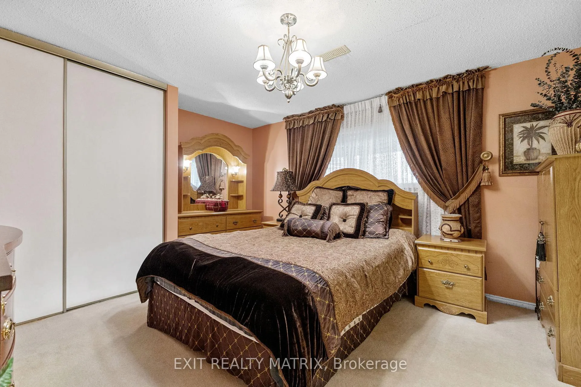 Photo 34 of 1100 Moffatt Drive, Ottawa, Cumberland Ridge — HOMEH