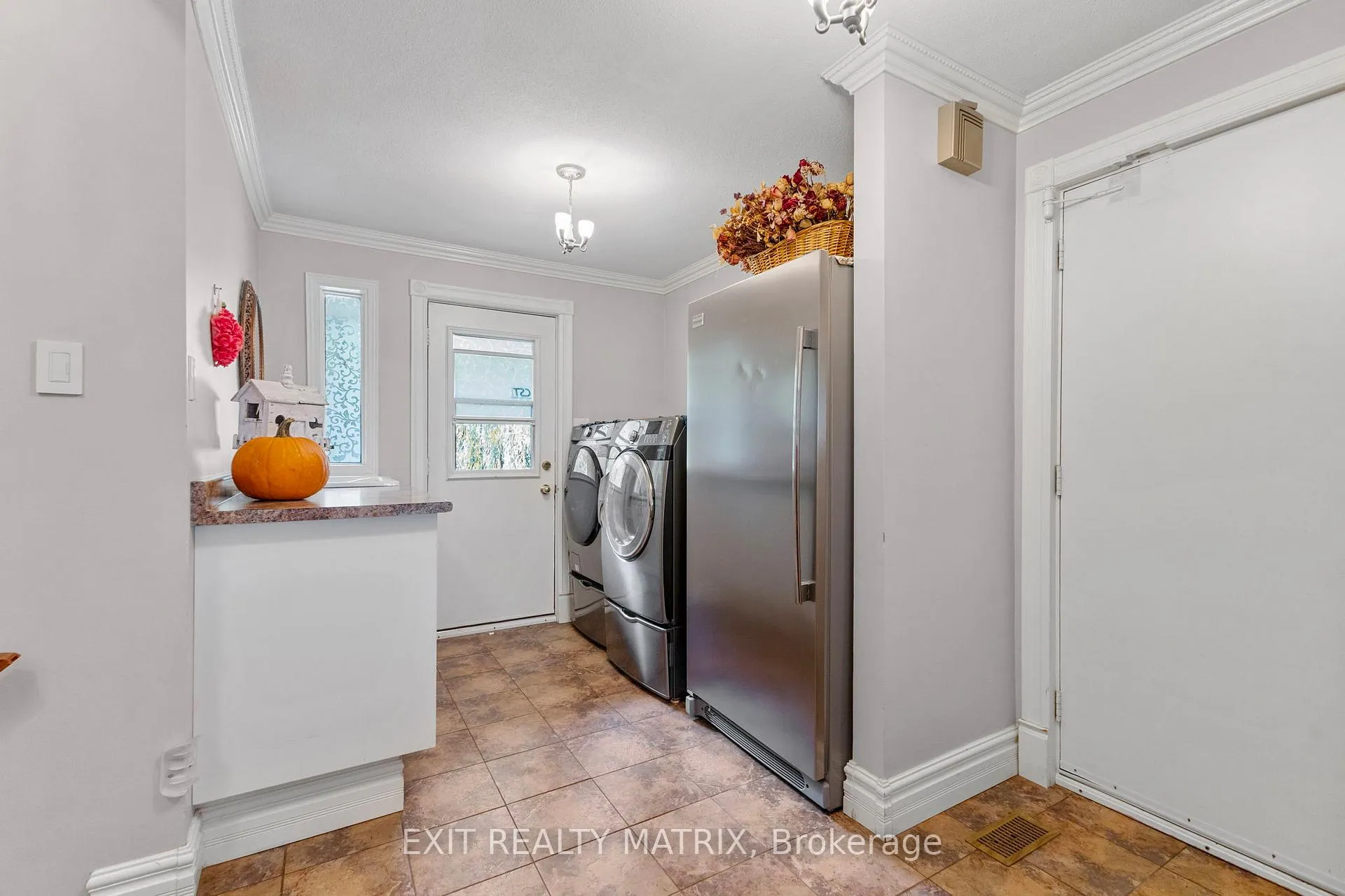 Photo 43 of 1100 Moffatt Drive, Ottawa, Cumberland Ridge — HOMEH
