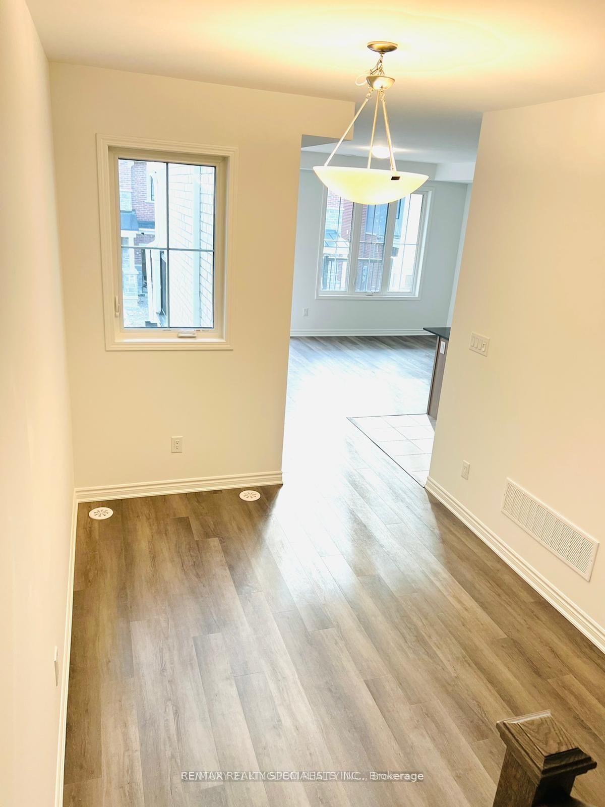 Photo 9 of 1521 Moira Crescent, Milton, Bowes — HOMEH