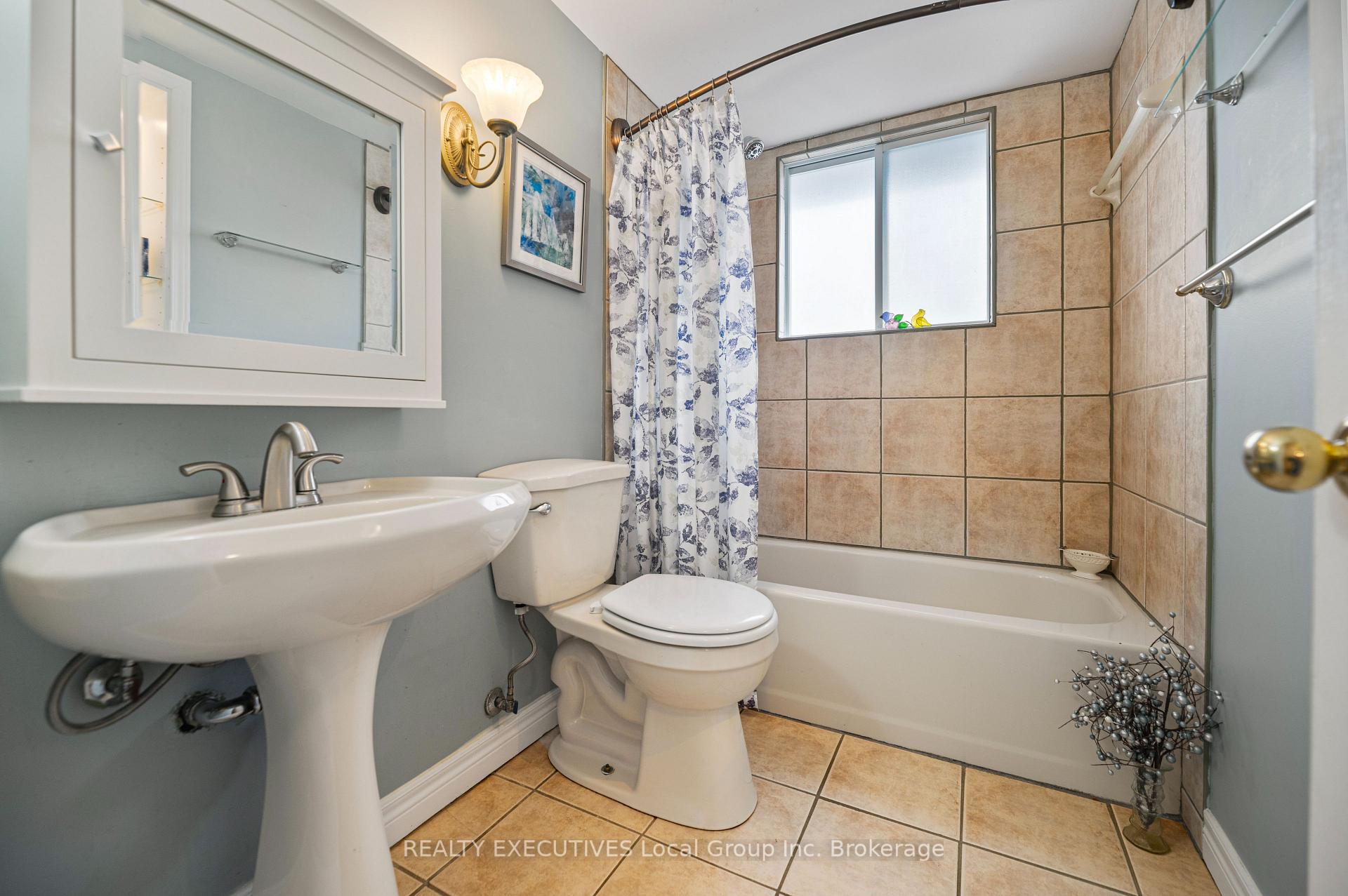 Photo 30 of 37 Strathcona Drive, North Bay, Ferris — HOMEH