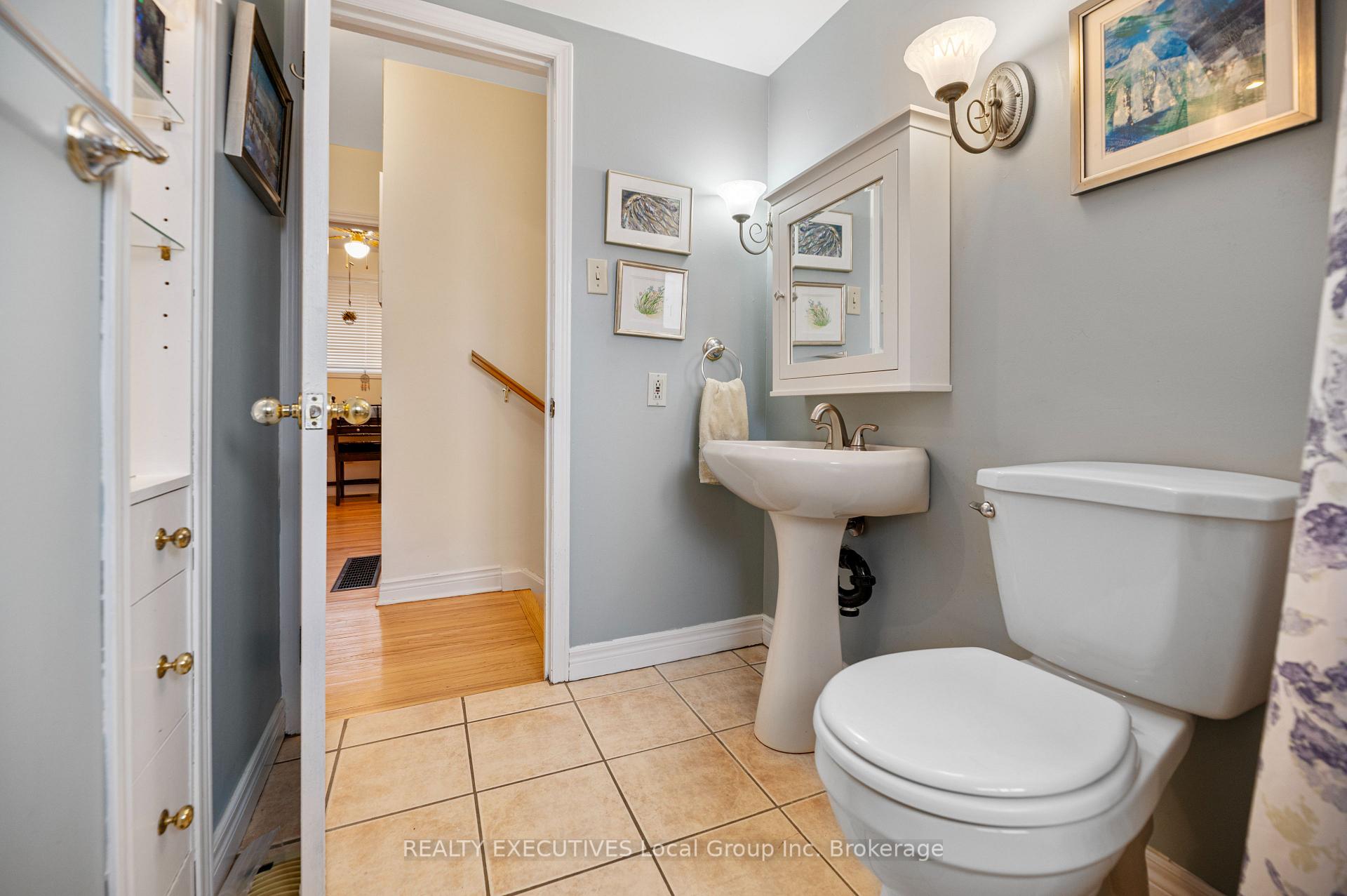 Photo 31 of 37 Strathcona Drive, North Bay, Ferris — HOMEH