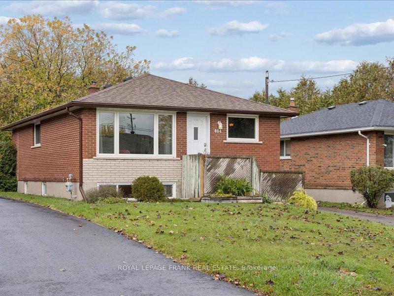Photo 4 of 404 Conant Street, Oshawa, Lakeview — HOMEH