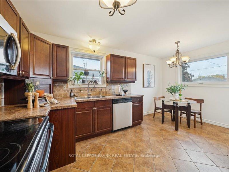 Photo 14 of 404 Conant Street, Oshawa, Lakeview — HOMEH