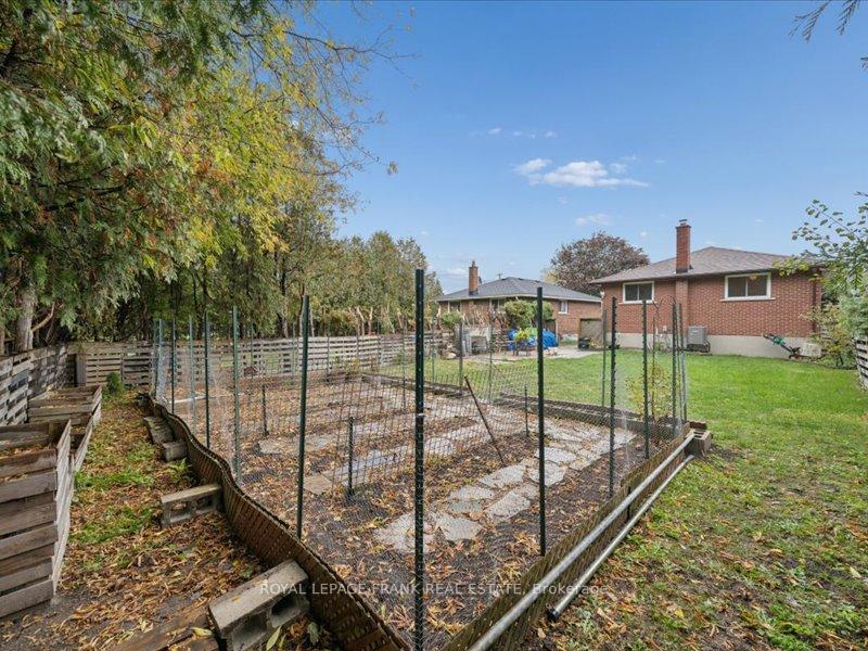 Photo 50 of 404 Conant Street, Oshawa, Lakeview — HOMEH