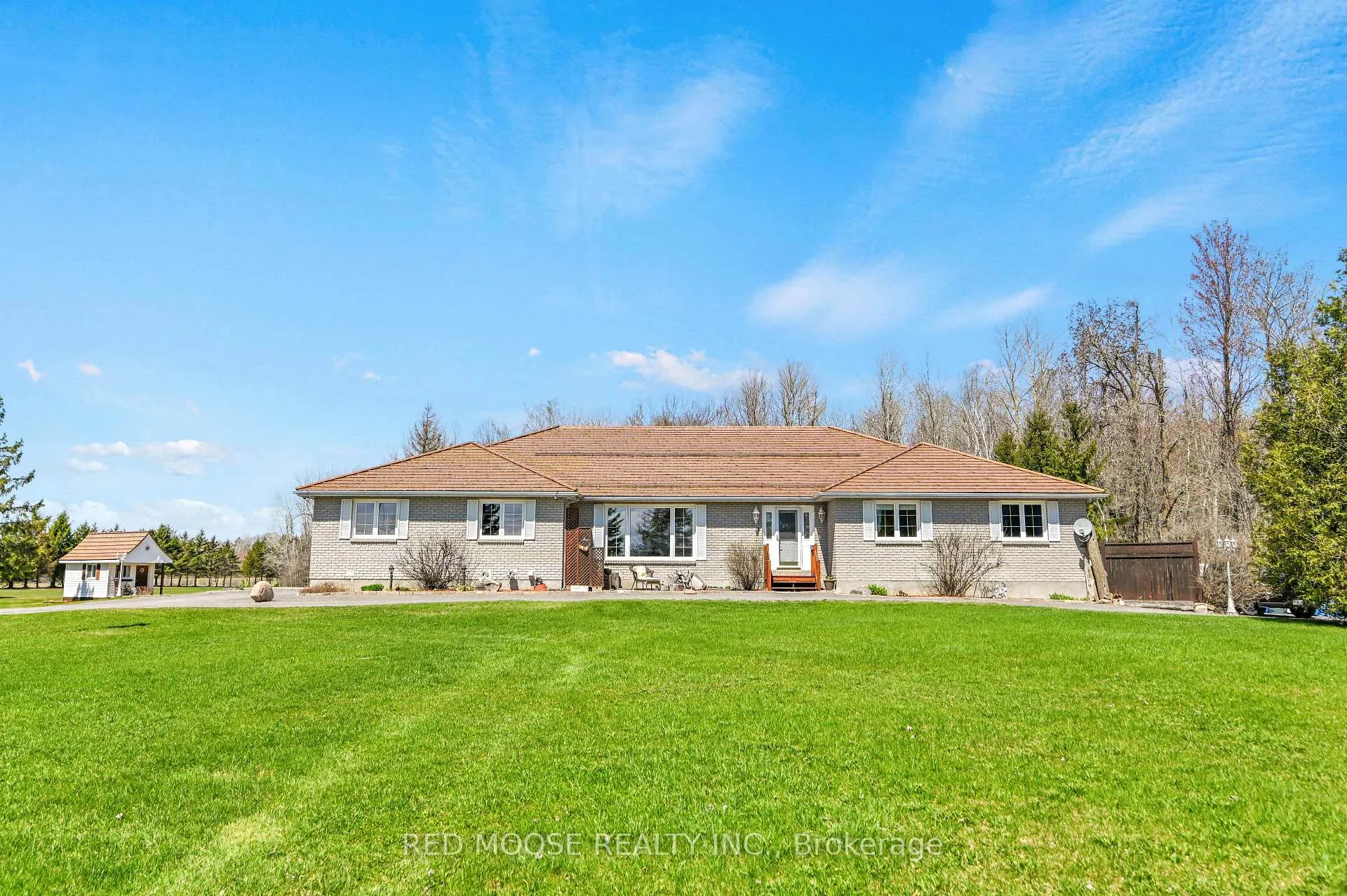 Photo 1 of 9859 Russell Road, Ottawa, Sarsfield/Bearbrook — HOMEH