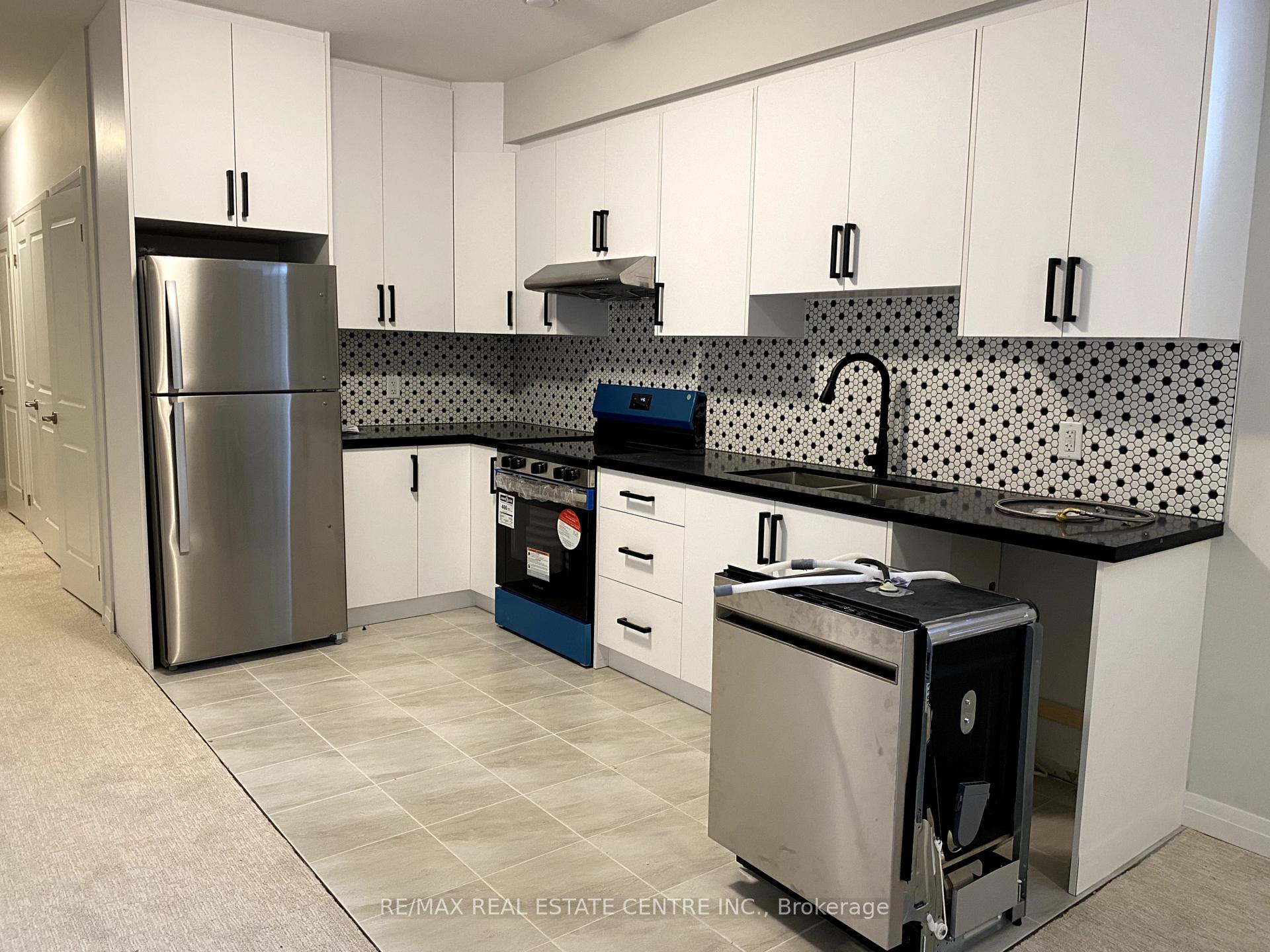 Photo 2 of 98 Acacia Road, Pelham, Fonthill — HOMEH