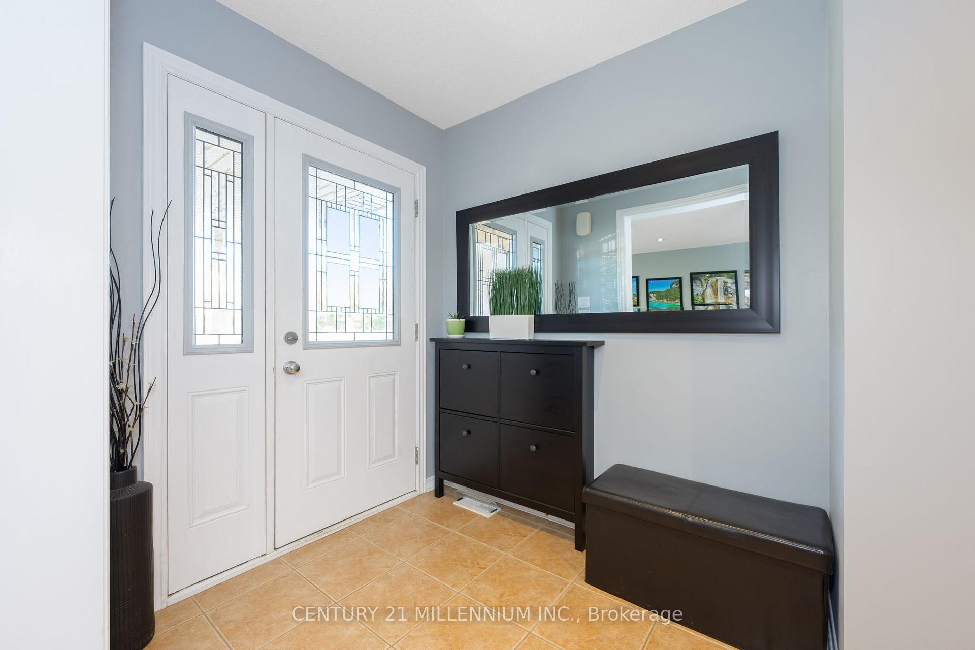 Photo 3 of 171 Elaine Drive, Orangeville — HOMEH