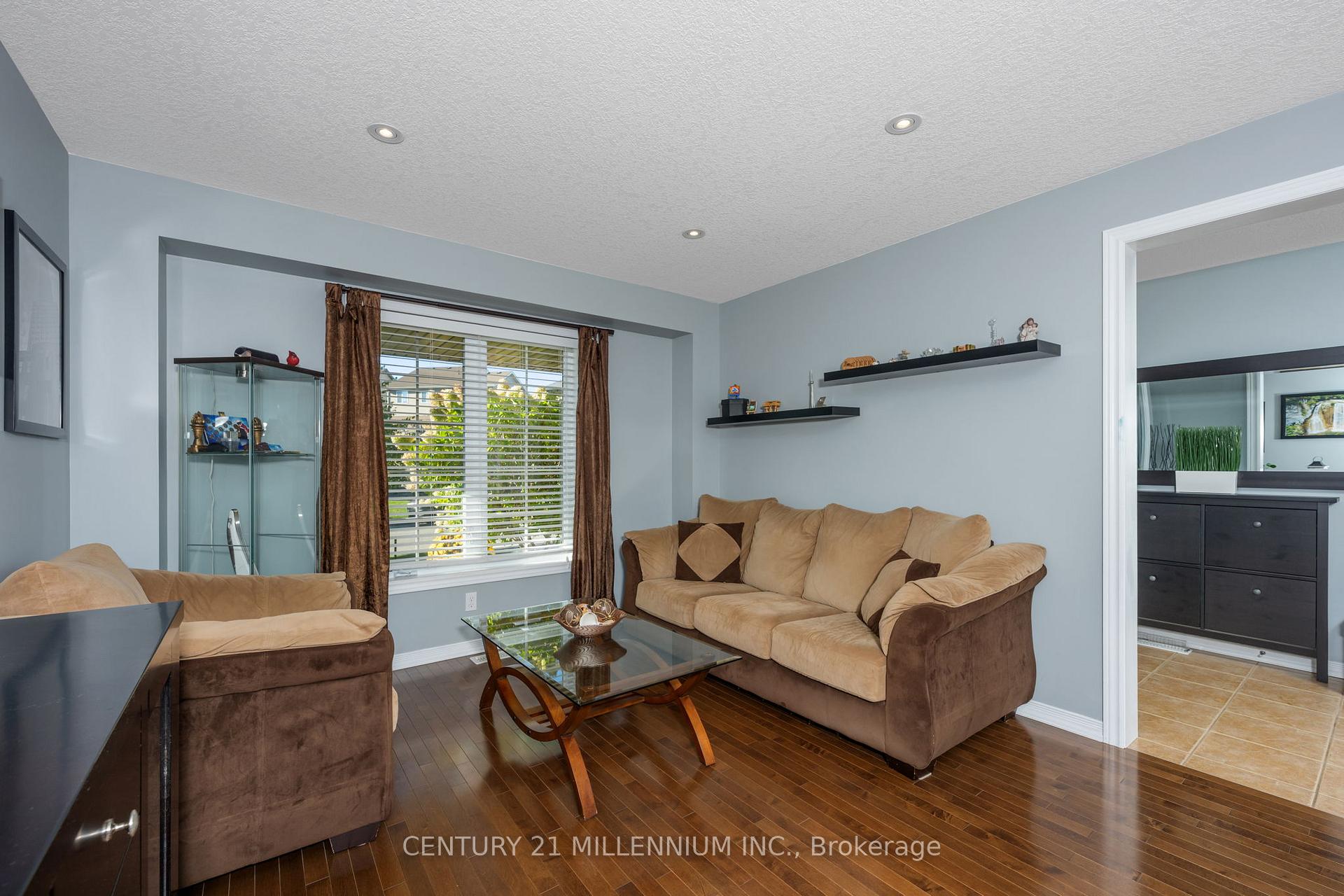Photo 5 of 171 Elaine Drive, Orangeville — HOMEH