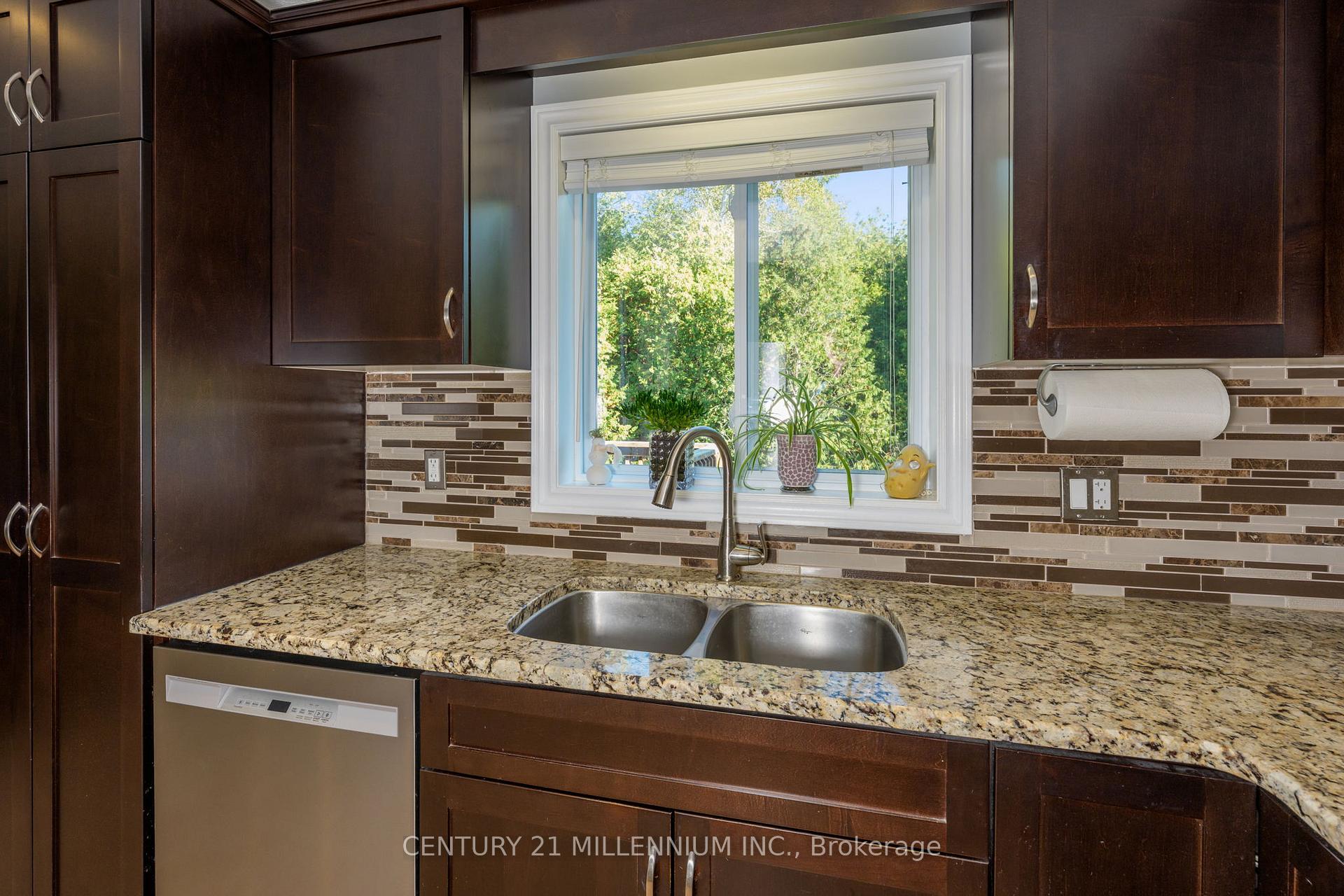 Photo 10 of 171 Elaine Drive, Orangeville — HOMEH