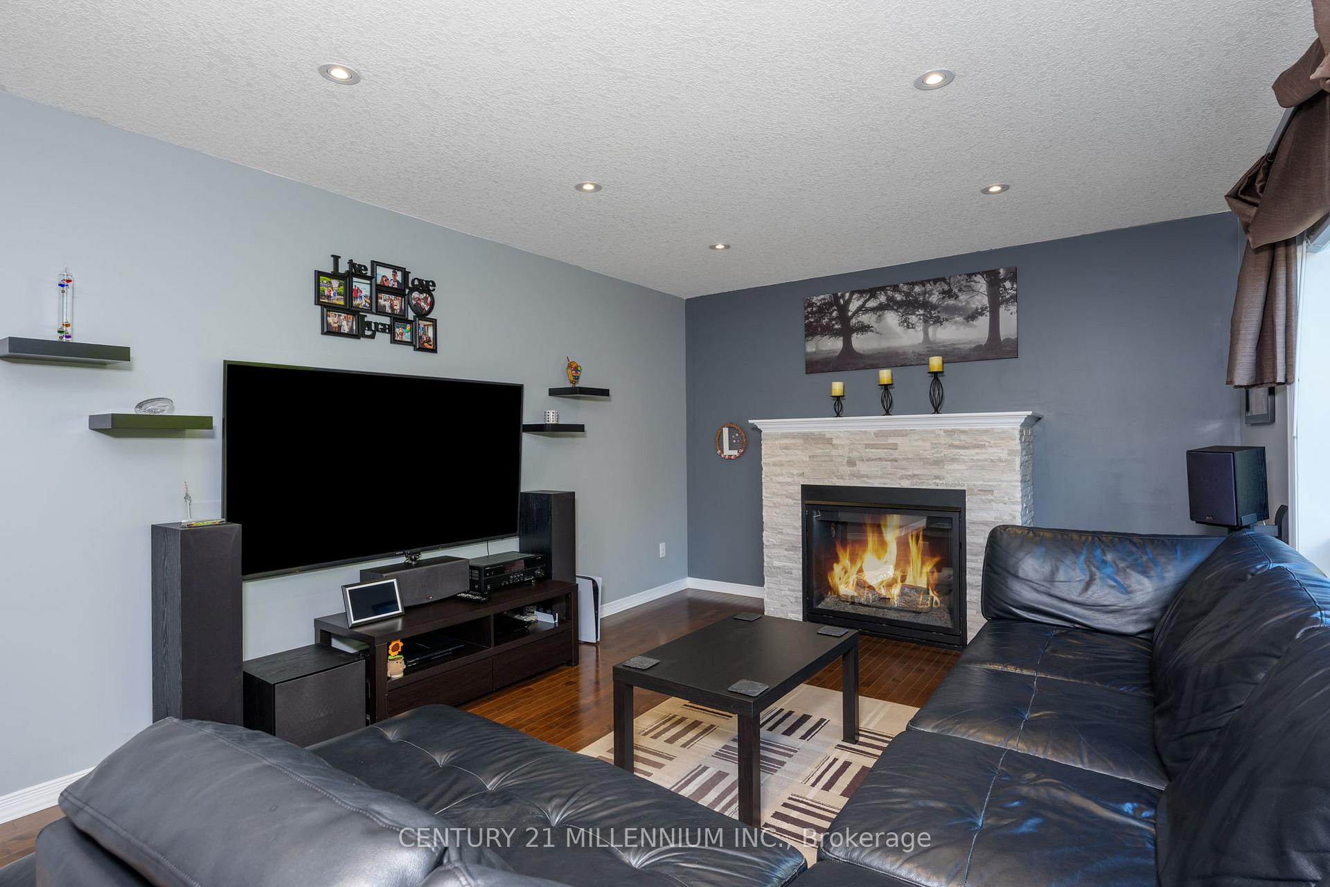 Photo 13 of 171 Elaine Drive, Orangeville — HOMEH