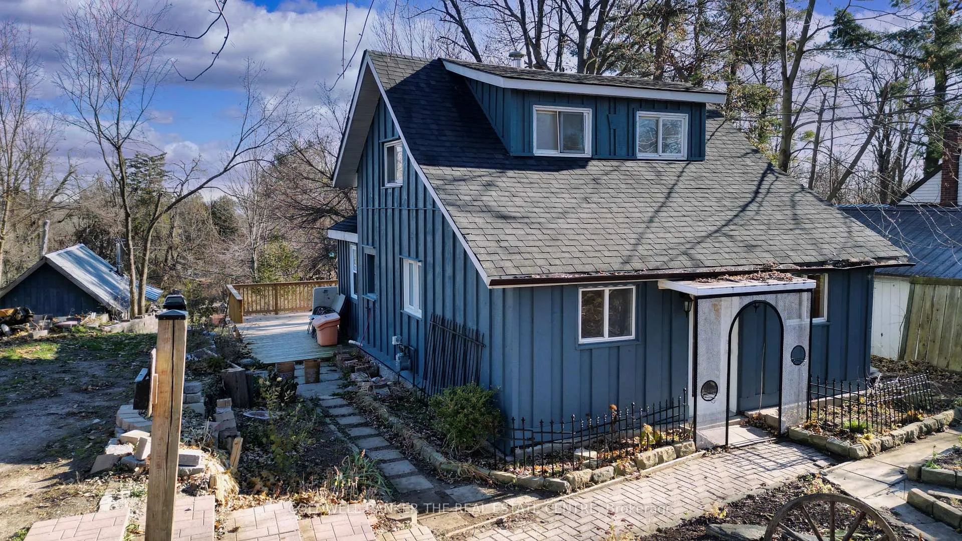 Photo 2 of 532 Laclie Street, Orillia — HOMEH