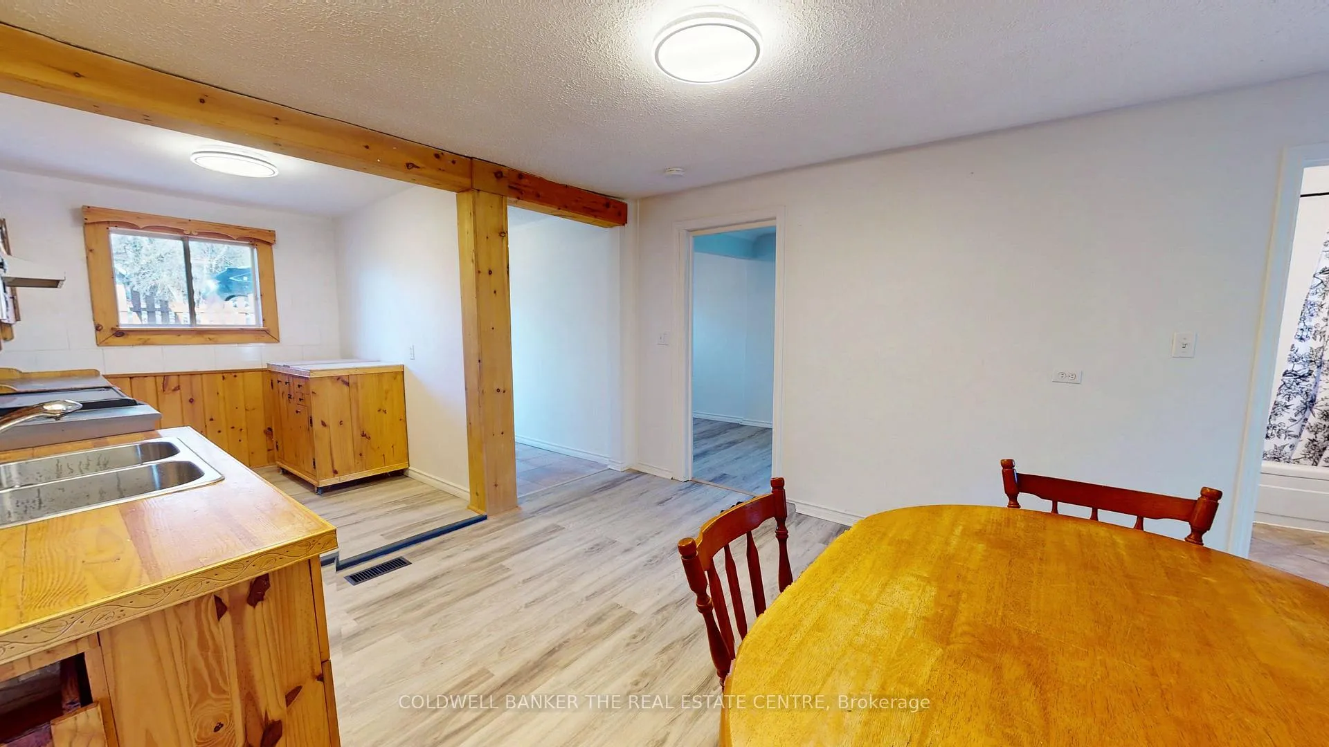 Photo 6 of 532 Laclie Street, Orillia — HOMEH
