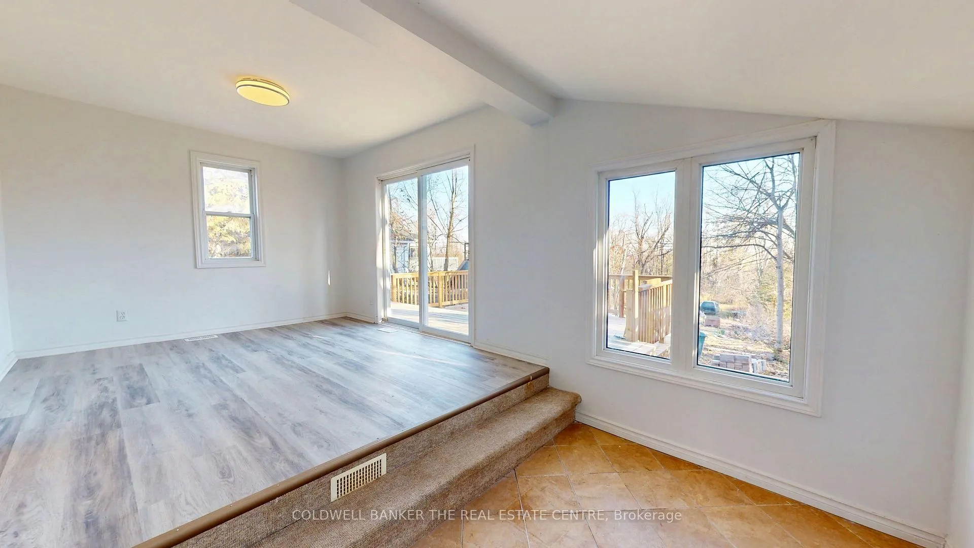 Photo 11 of 532 Laclie Street, Orillia — HOMEH