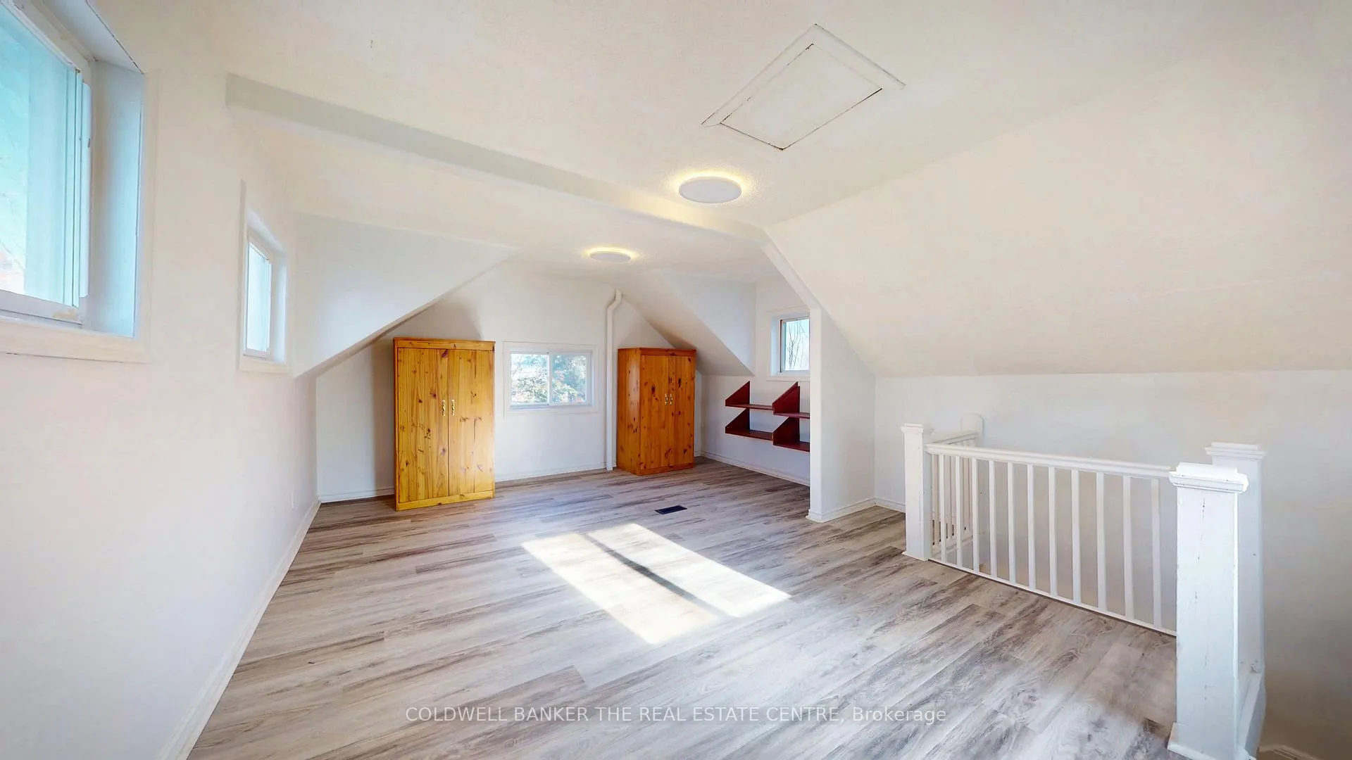 Photo 16 of 532 Laclie Street, Orillia — HOMEH