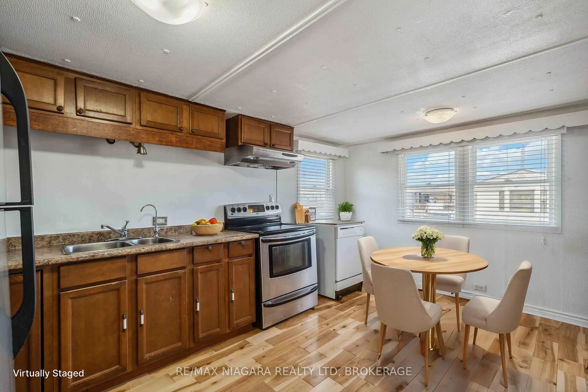 Photo 14 of Unit 21, 2175 Mewburn Road, Niagara Falls, Casey — HOMEH