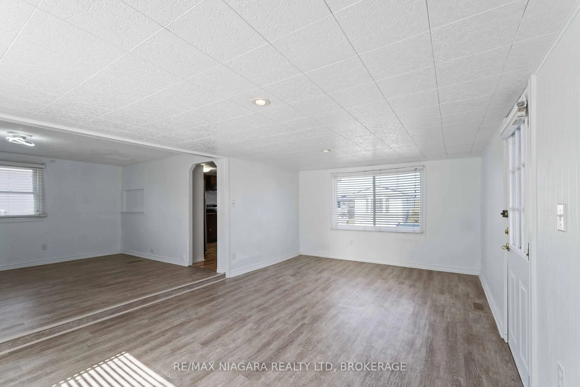 Photo 22 of Unit 21, 2175 Mewburn Road, Niagara Falls, Casey — HOMEH