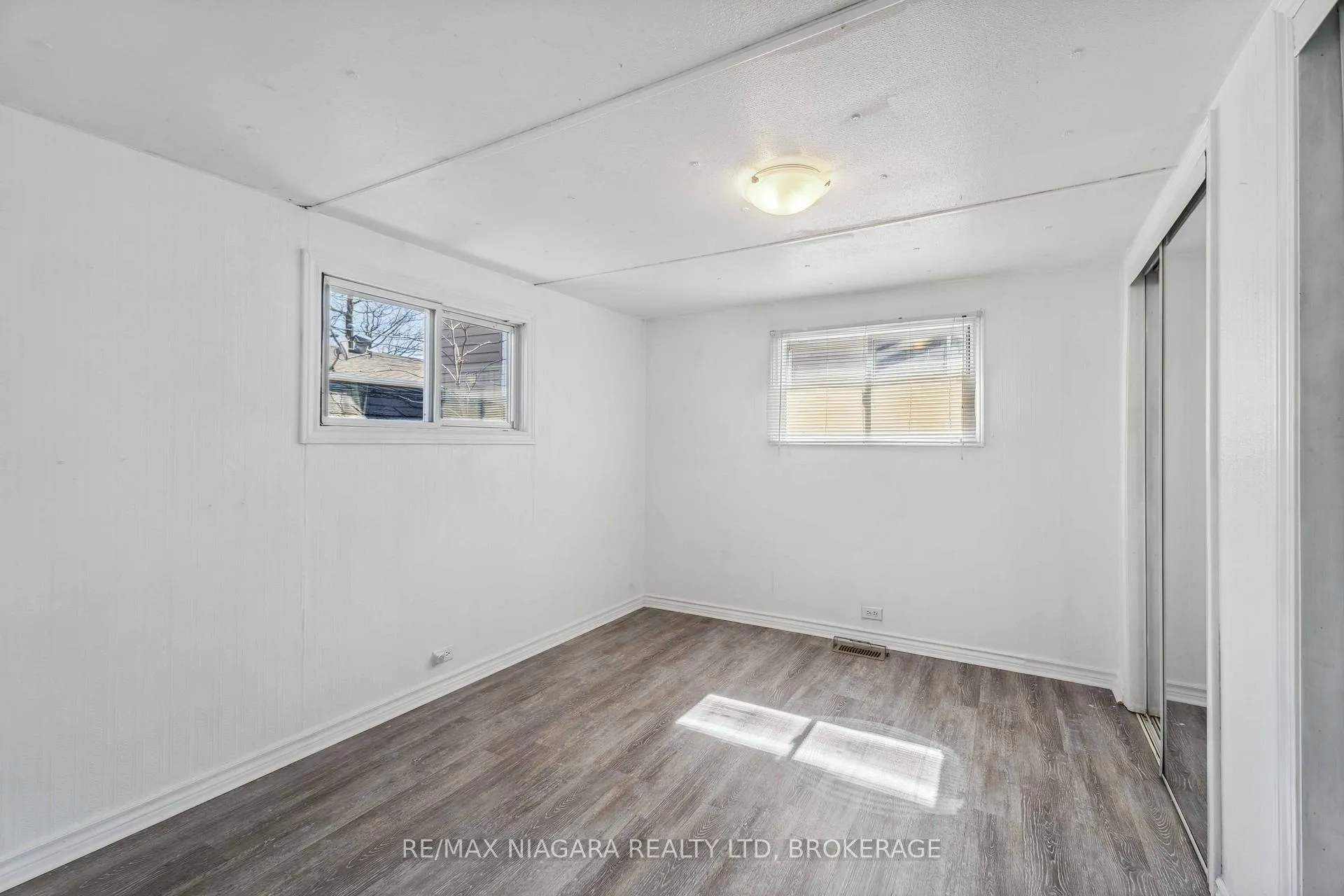 Photo 24 of Unit 21, 2175 Mewburn Road, Niagara Falls, Casey — HOMEH