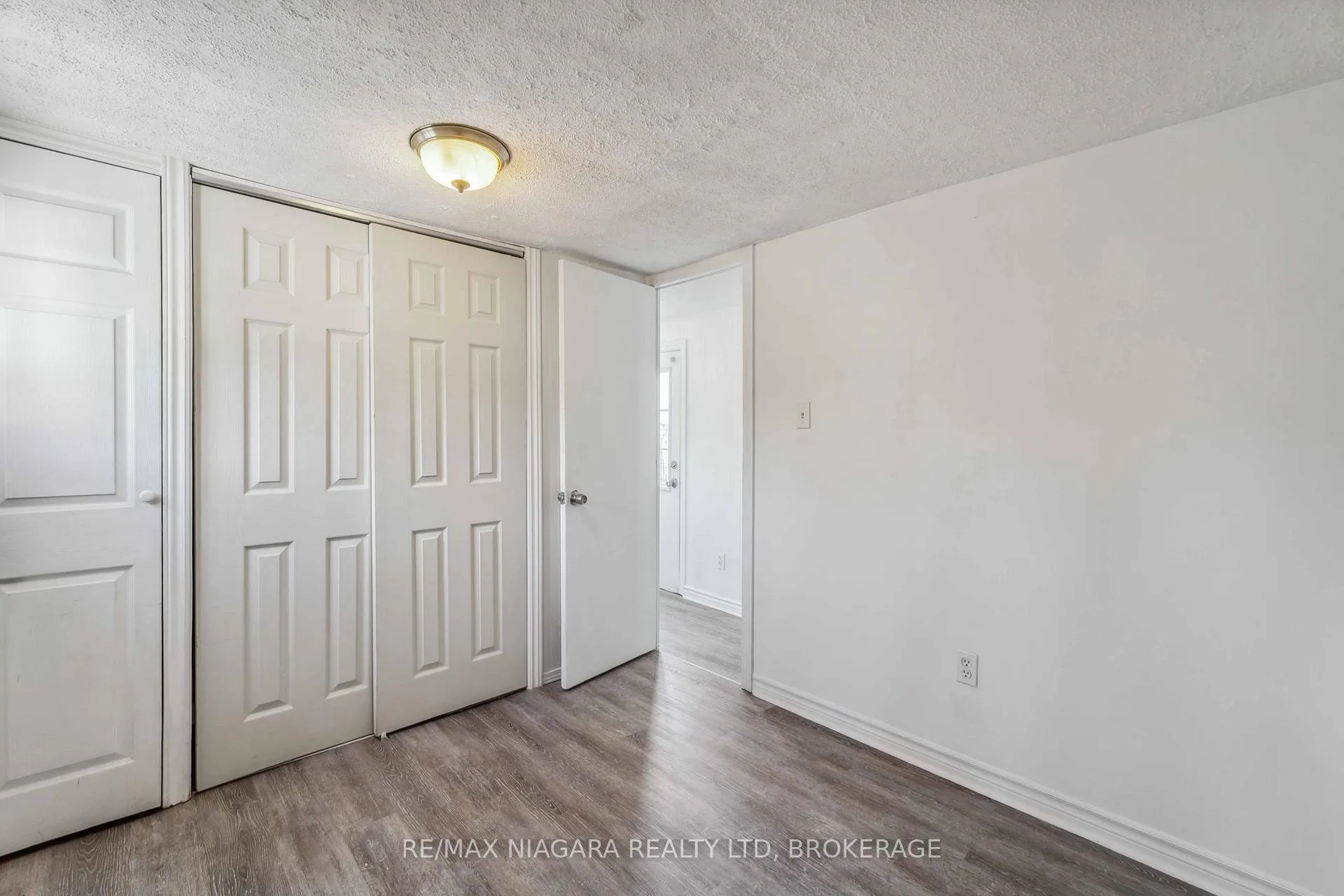 Photo 25 of Unit 21, 2175 Mewburn Road, Niagara Falls, Casey — HOMEH