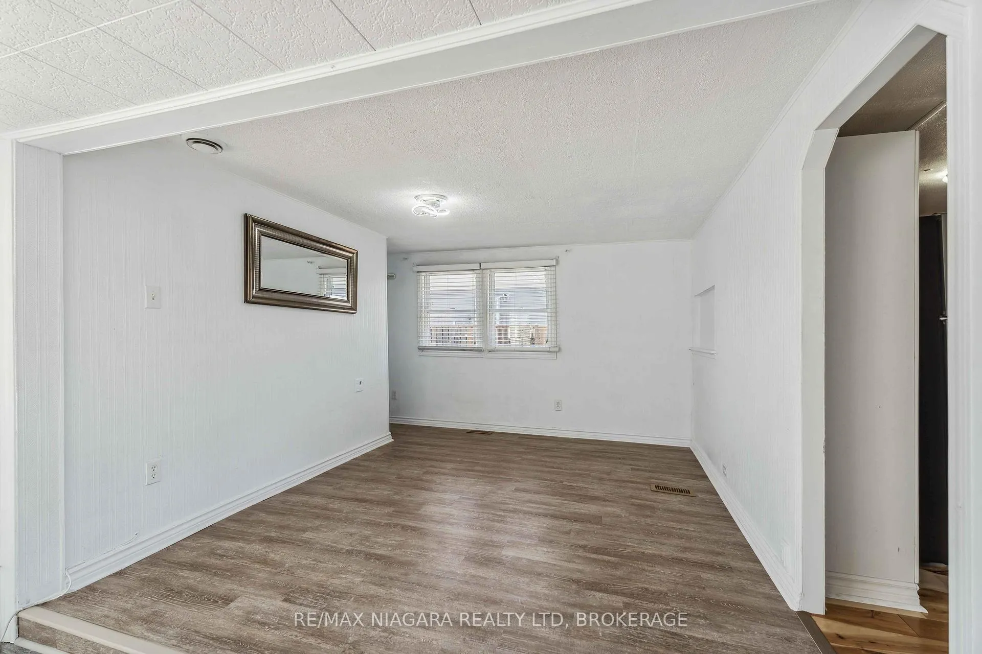 Photo 29 of Unit 21, 2175 Mewburn Road, Niagara Falls, Casey — HOMEH