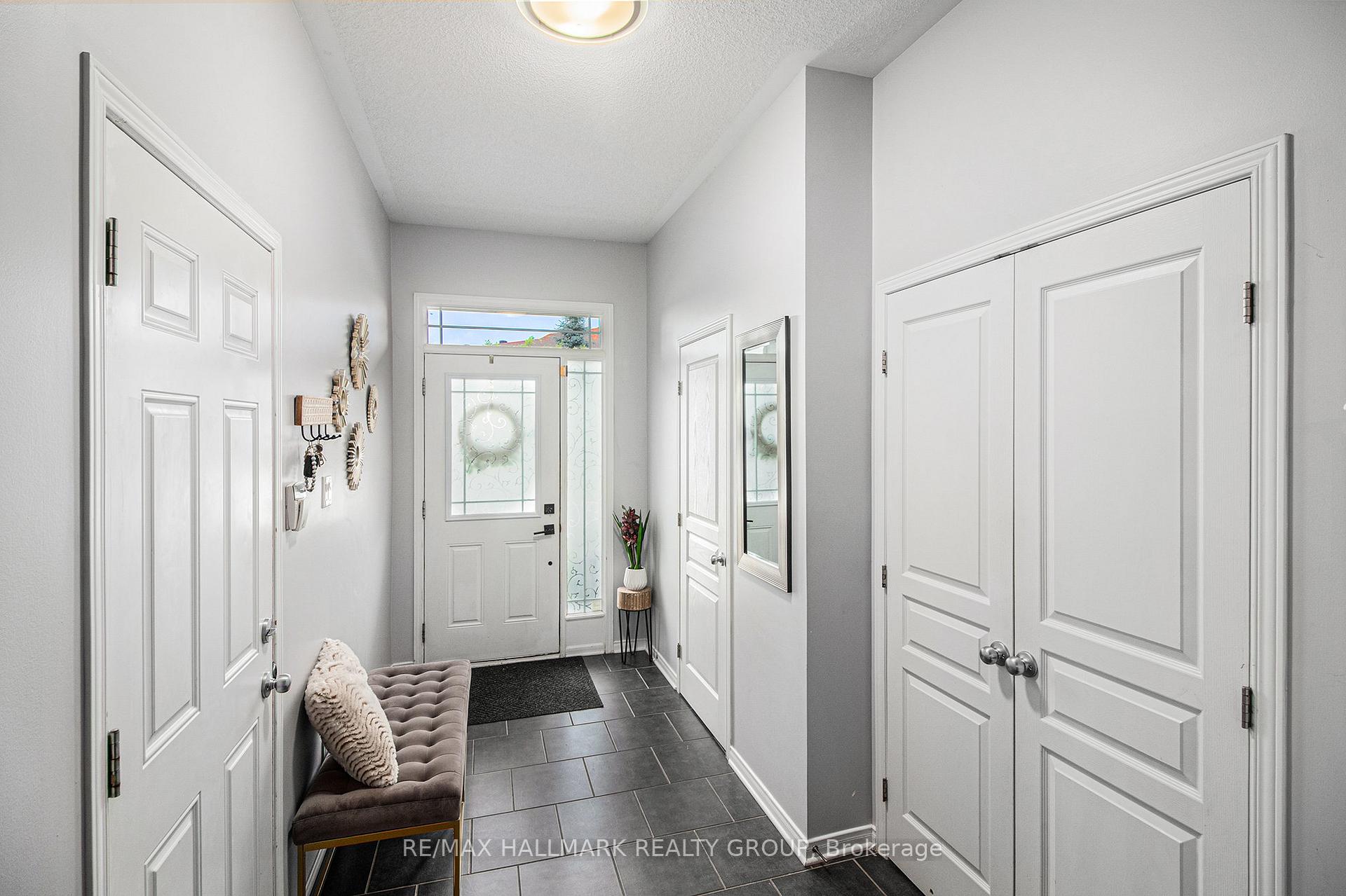 Photo 4 of 716 Percifor Way, Ottawa, Mer Bleue/Bradley Estates/Anderson Park — HOMEH