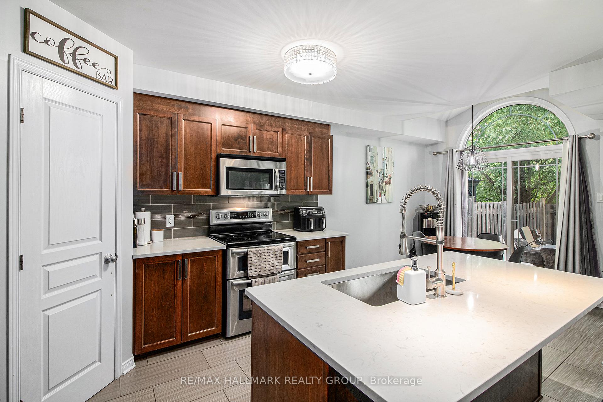 Photo 9 of 716 Percifor Way, Ottawa, Mer Bleue/Bradley Estates/Anderson Park — HOMEH