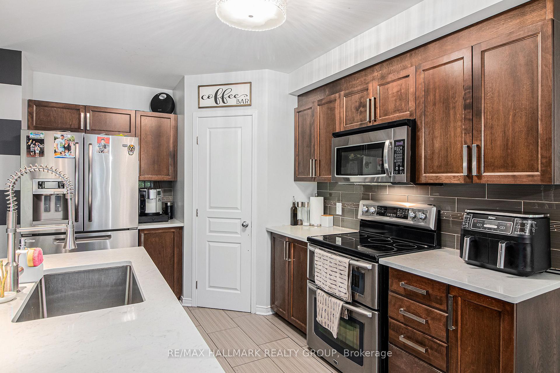 Photo 10 of 716 Percifor Way, Ottawa, Mer Bleue/Bradley Estates/Anderson Park — HOMEH
