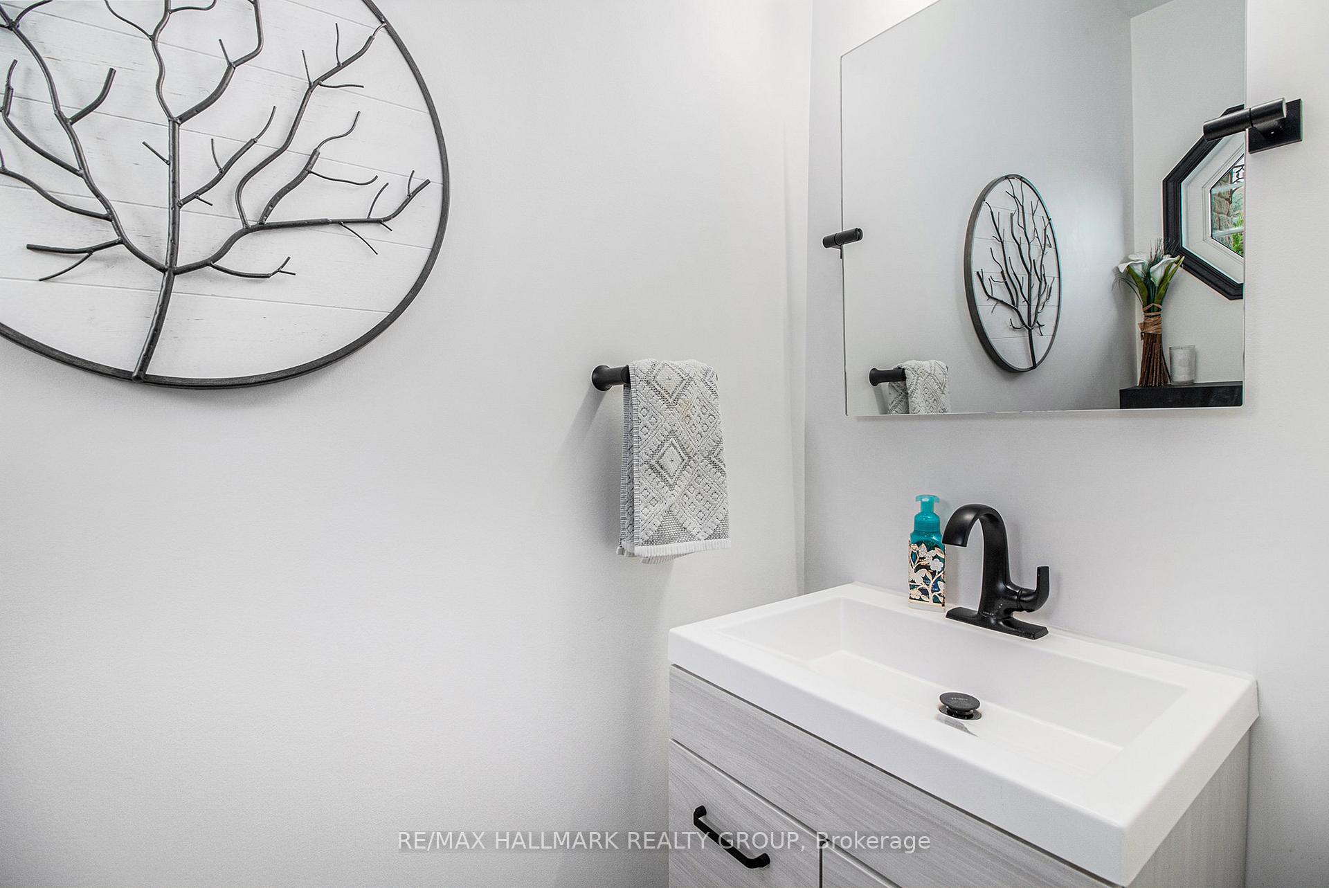 Photo 12 of 716 Percifor Way, Ottawa, Mer Bleue/Bradley Estates/Anderson Park — HOMEH