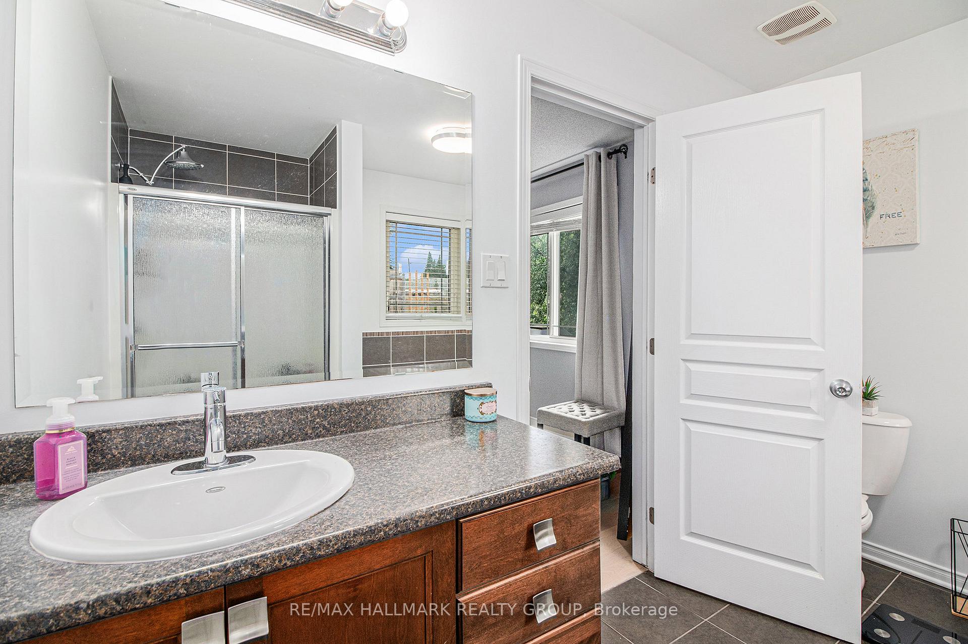 Photo 15 of 716 Percifor Way, Ottawa, Mer Bleue/Bradley Estates/Anderson Park — HOMEH