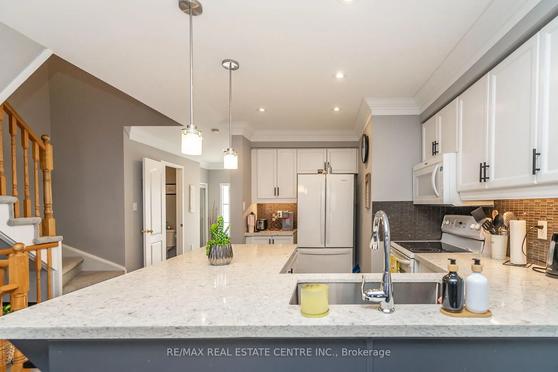 Photo 9 of 96 Henderson Crescent, New Tecumseth, Alliston — HOMEH