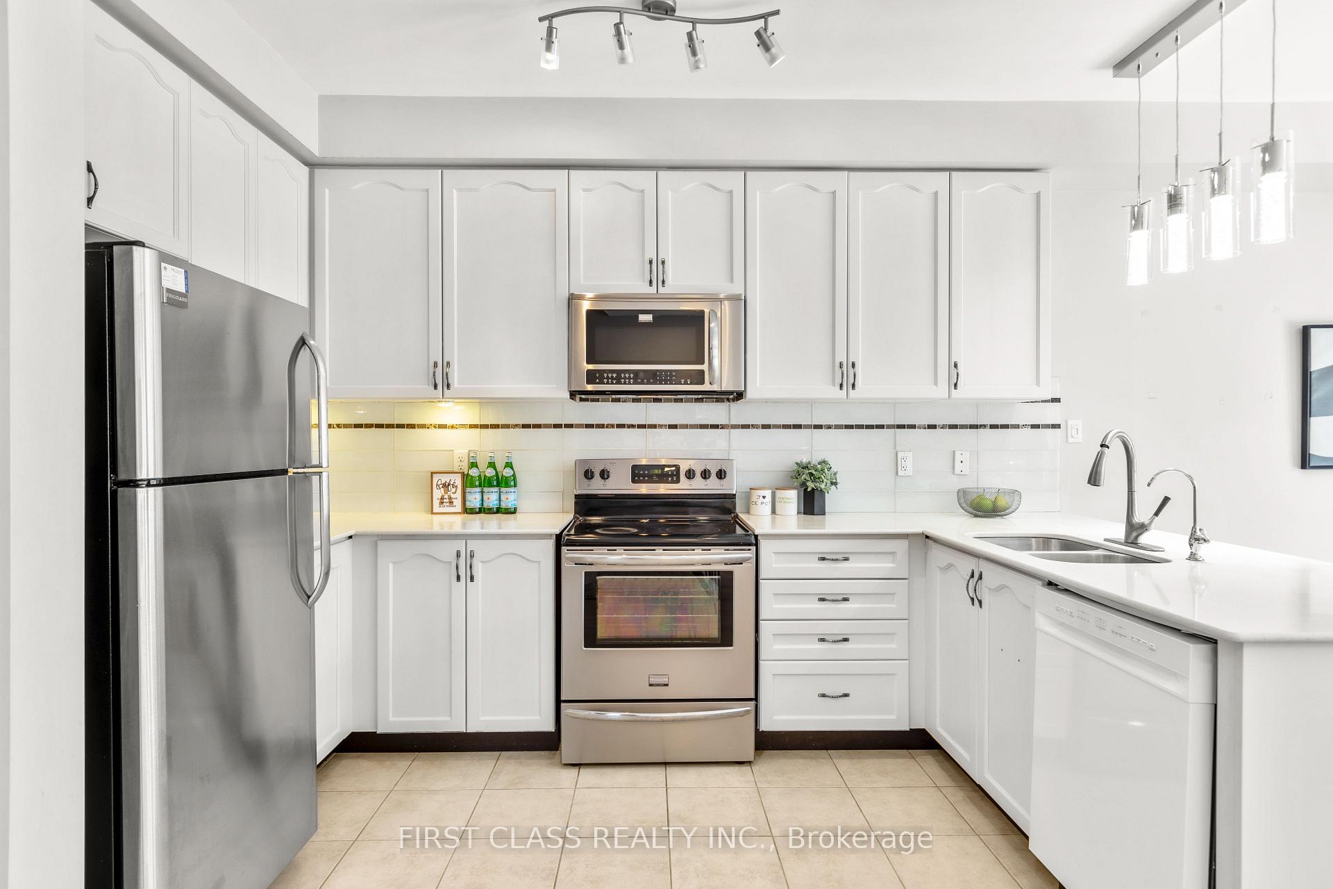 Photo 4 of 76 Evershot Crescent, Markham, Wismer — HOMEH