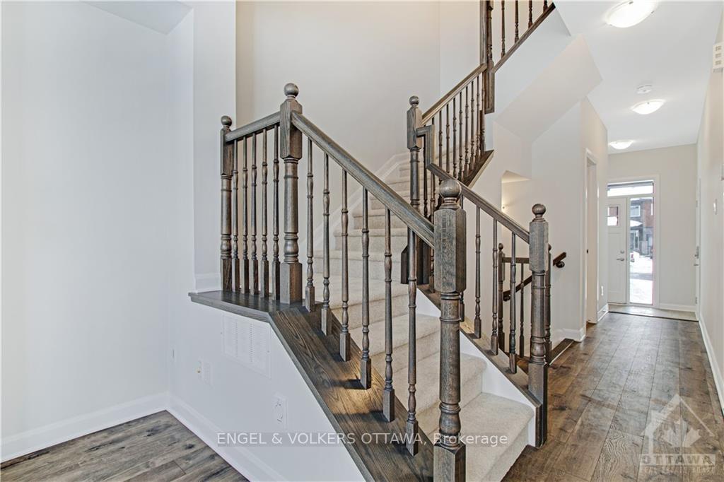Photo 5 of 588 Decoeur Drive, Ottawa, Avalon West — HOMEH
