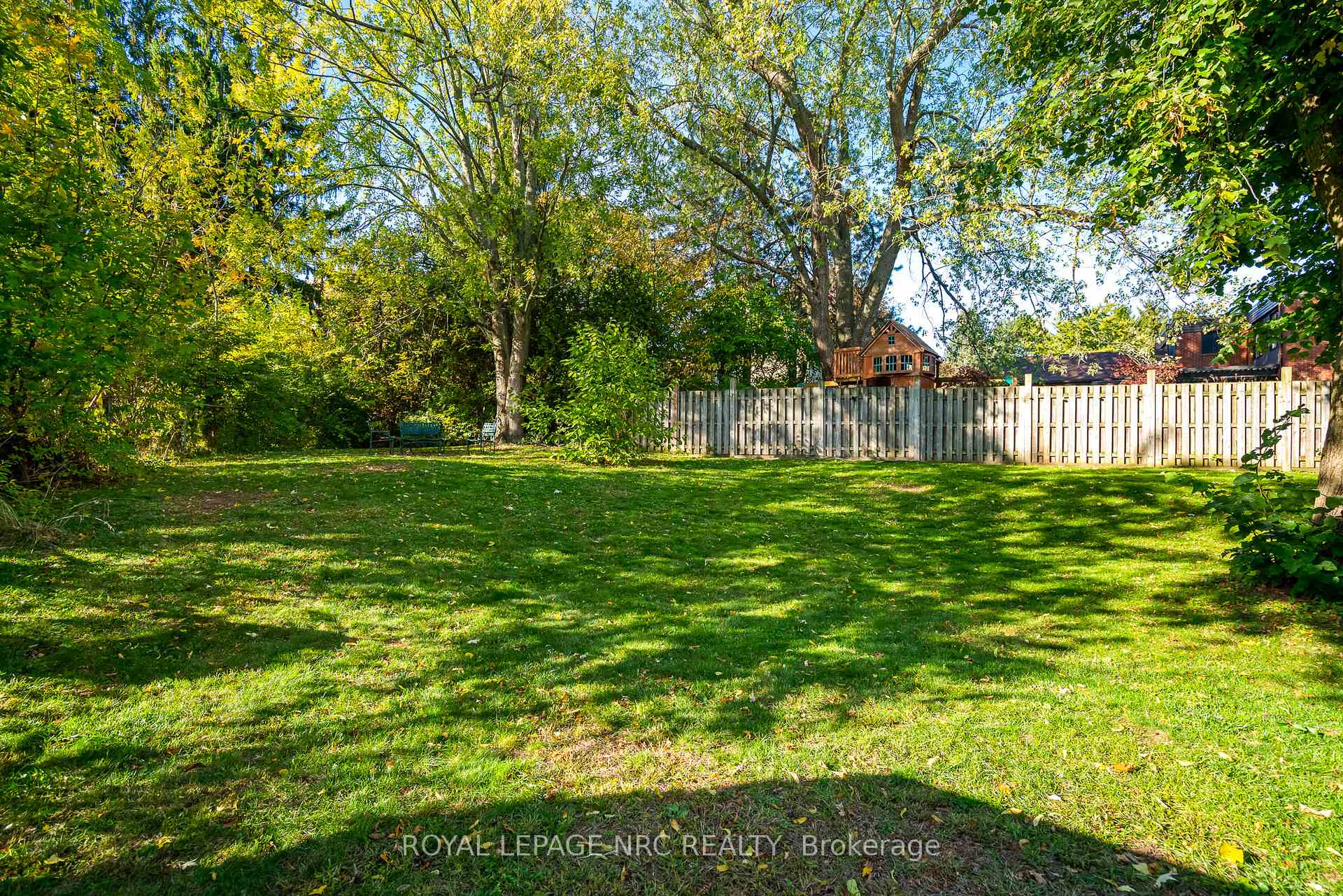 Photo 5 of 20 Parkhill Road, Pelham, Fonthill — HOMEH