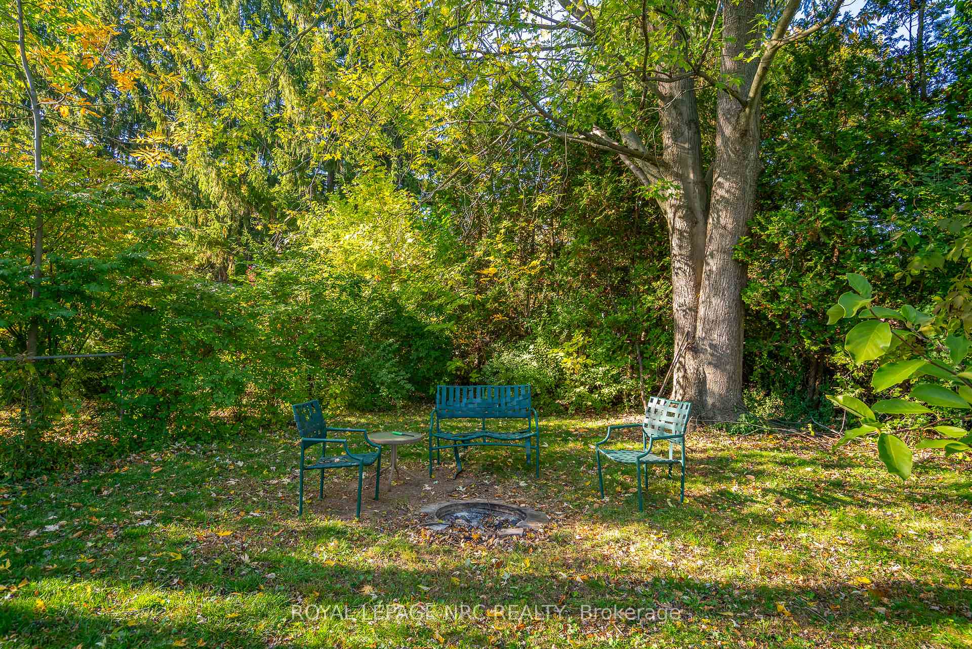 Photo 6 of 20 Parkhill Road, Pelham, Fonthill — HOMEH