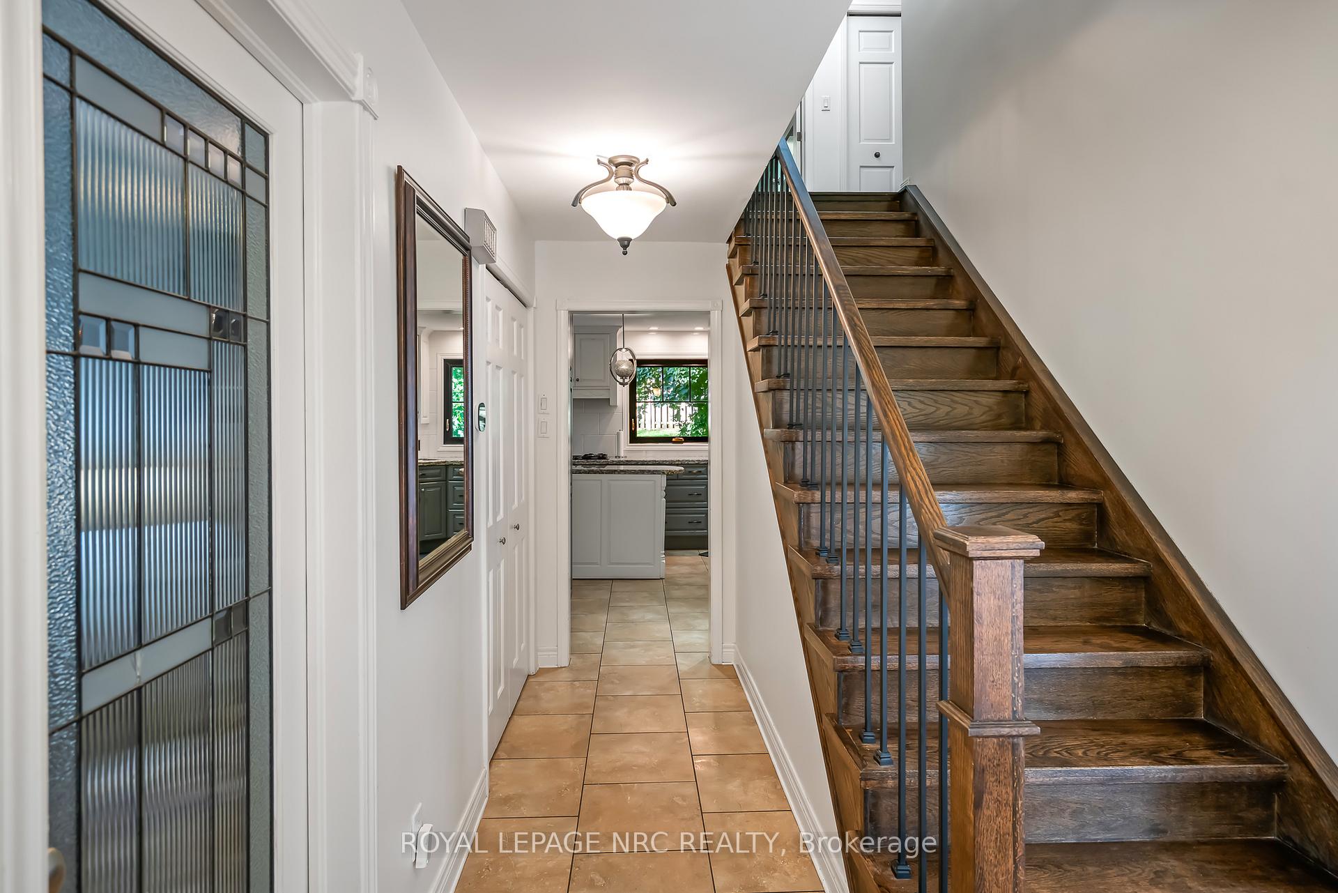 Photo 8 of 20 Parkhill Road, Pelham, Fonthill — HOMEH