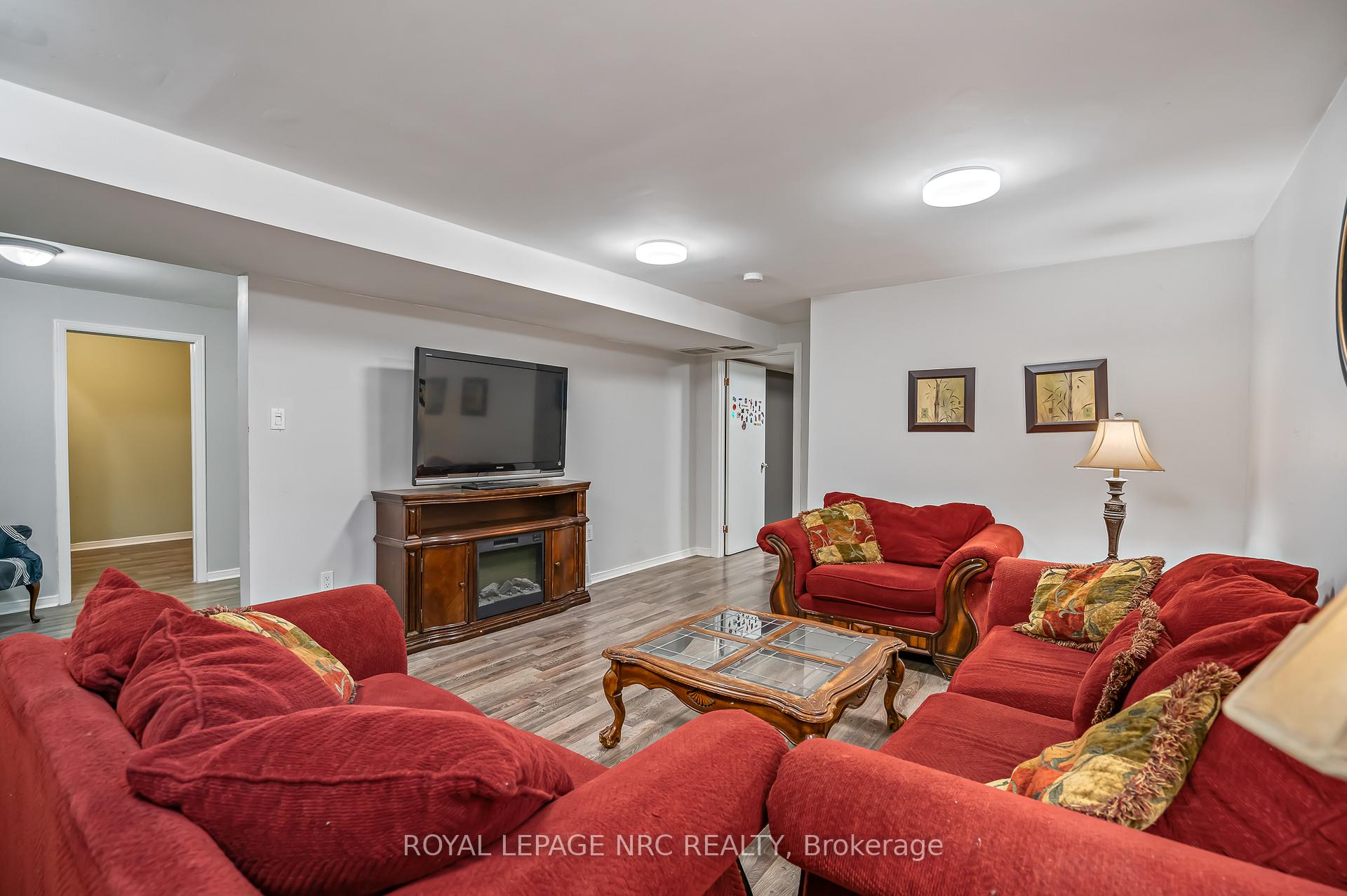 Photo 32 of 20 Parkhill Road, Pelham, Fonthill — HOMEH